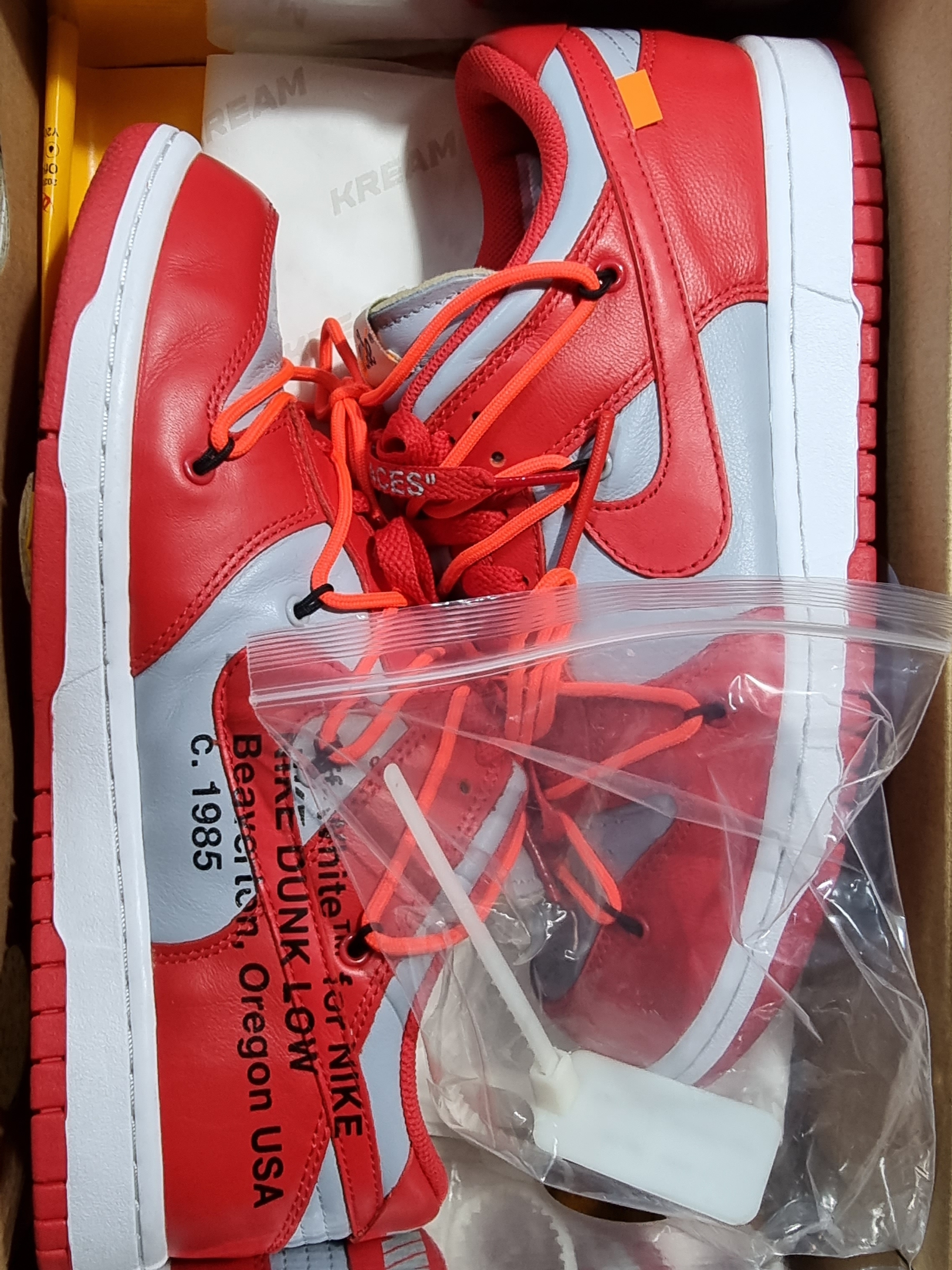 Nike x Off-White Dunk Low University Red 착용 스타일