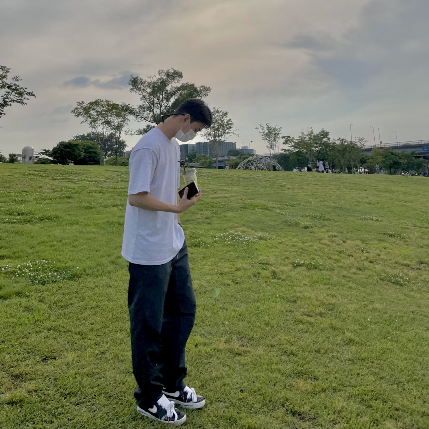 Nike x Peaceminusone Air Force 1 Low Para-Noise 착용 스타일