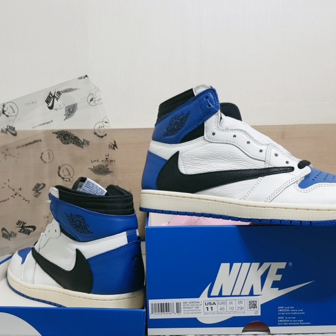 Jordan 1 x Travis Scott x Fragment Retro High OG SP Military Blue 착용 스타일