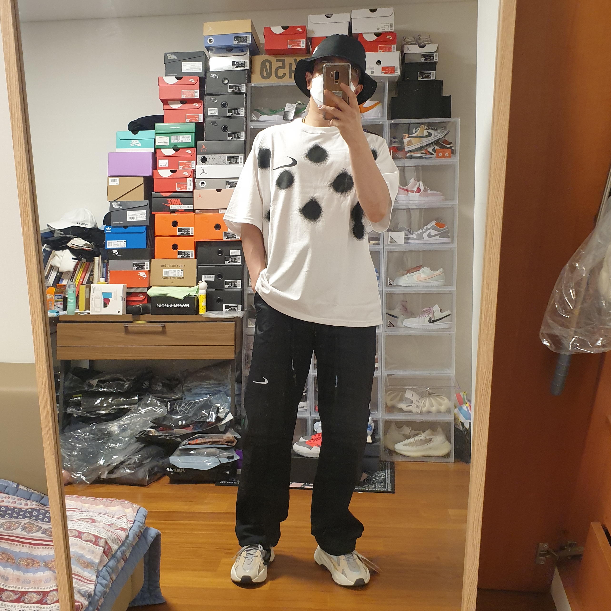 Nike x Off-White NRG Pants Black, Nike x Off-White NRG Short Sleeve T-Shirt White 착용 스타일 - 2