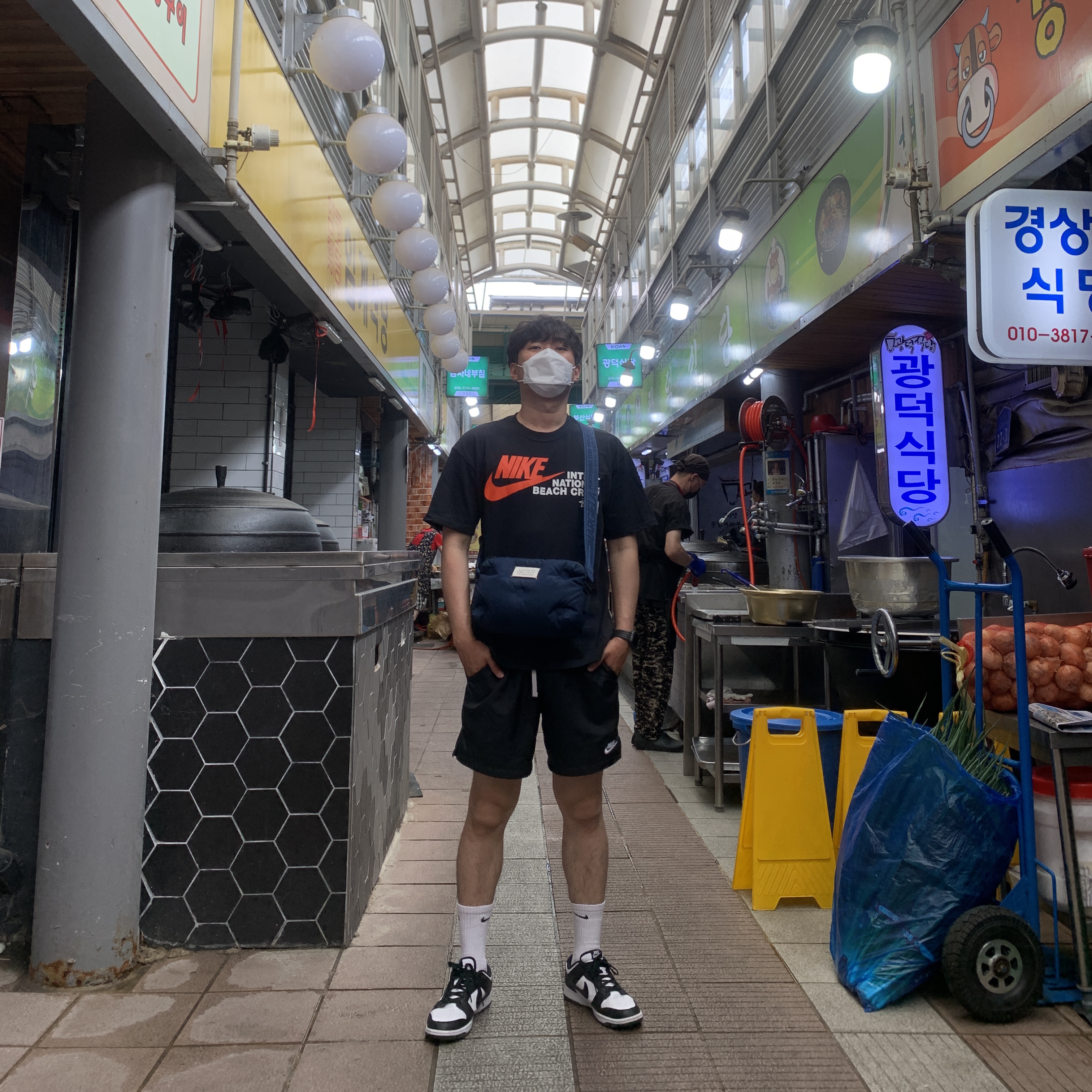 Nike x Stussy International Beach Crew T-Shirt Black - Asia, Nike Dunk Low Retro Black 착용 스타일