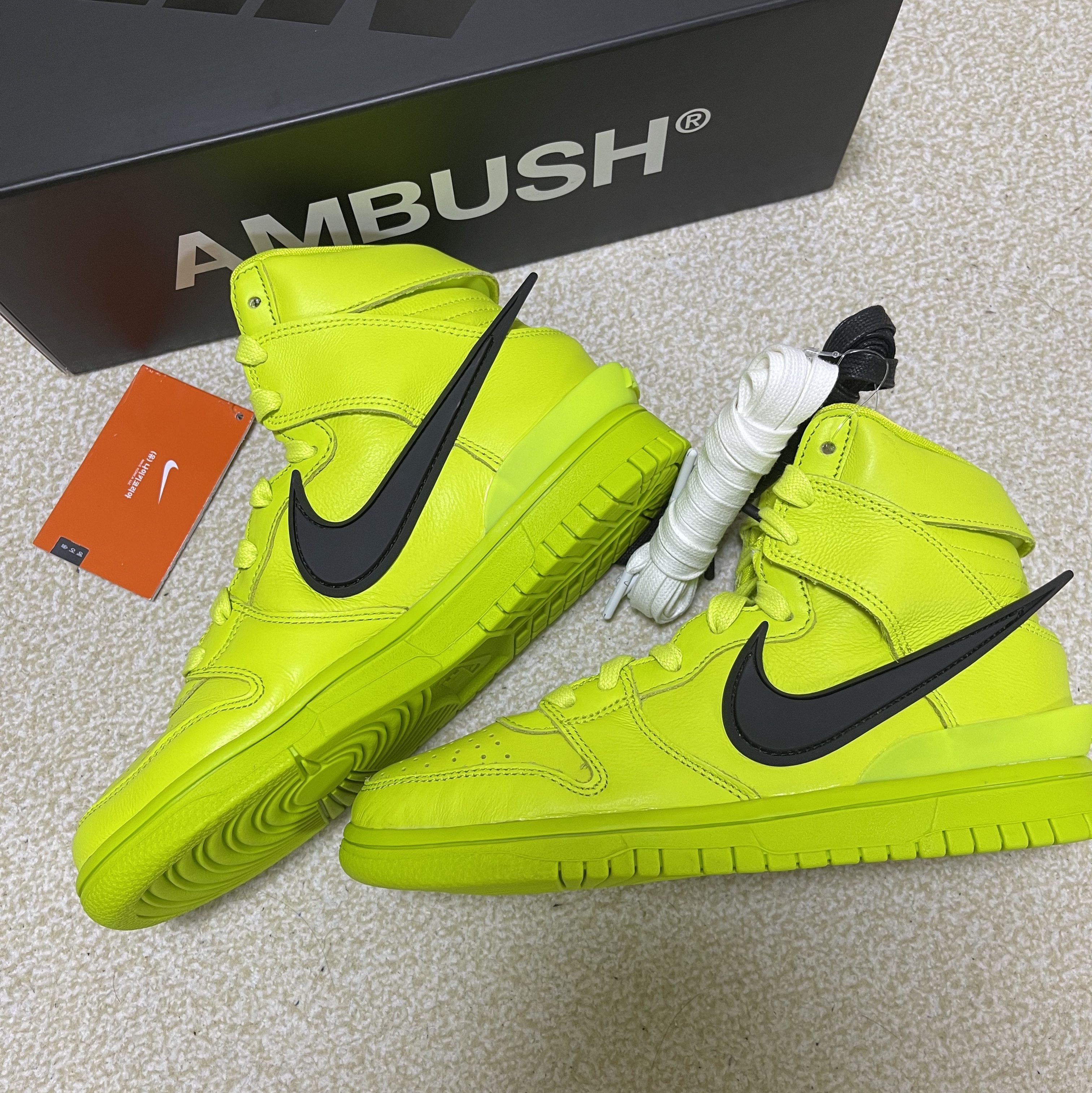 Nike x Ambush Dunk High Flash Lime 착용 스타일 - 1