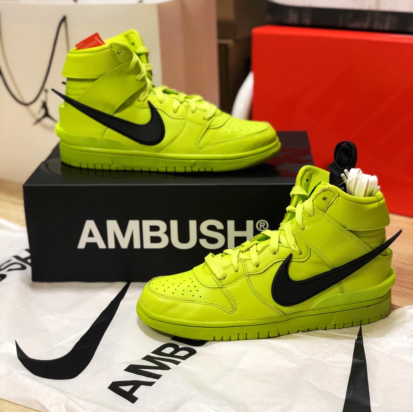 Nike x Ambush Dunk High Flash Lime 착용 스타일 - 1