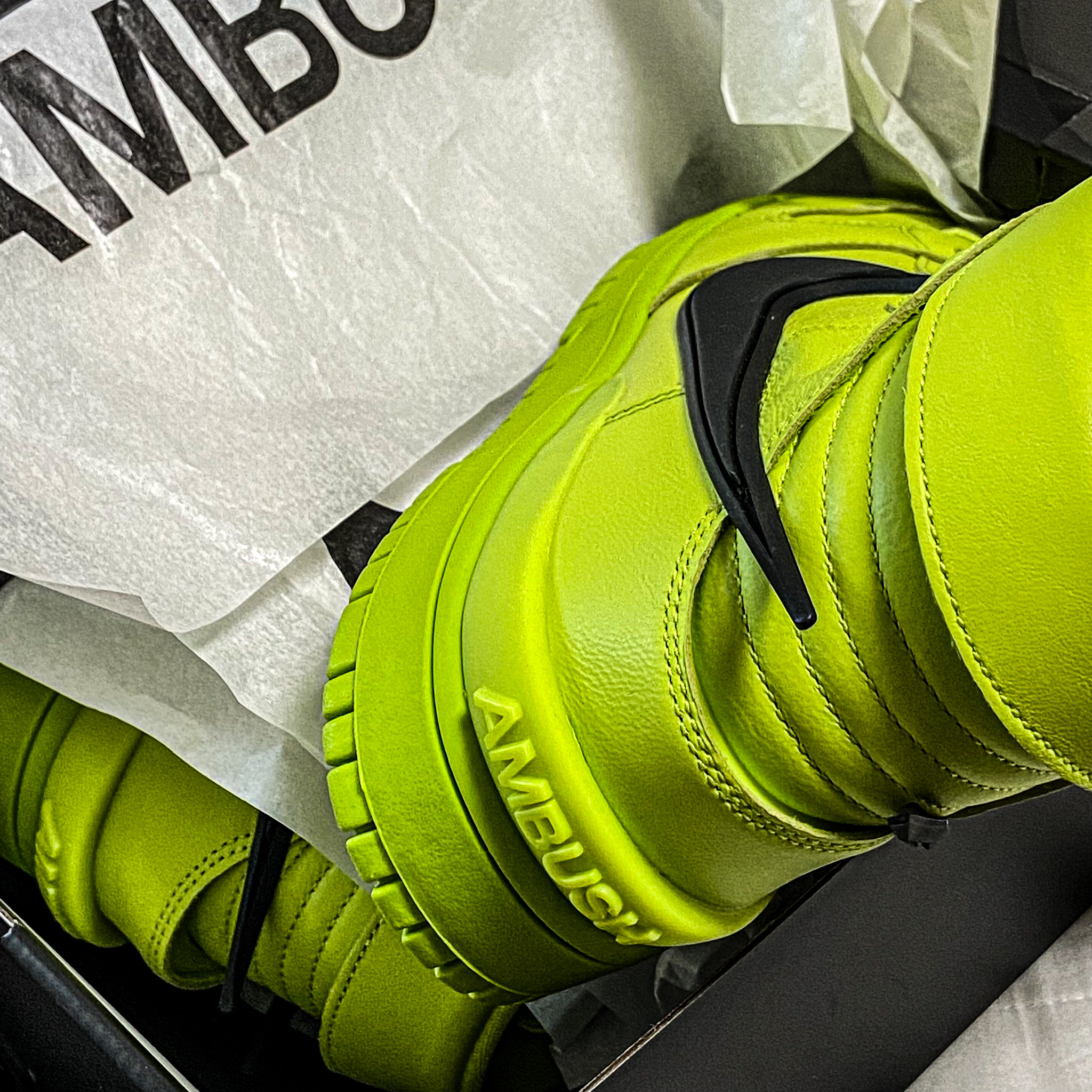 Nike x Ambush Dunk High Flash Lime 착용 스타일 - 2