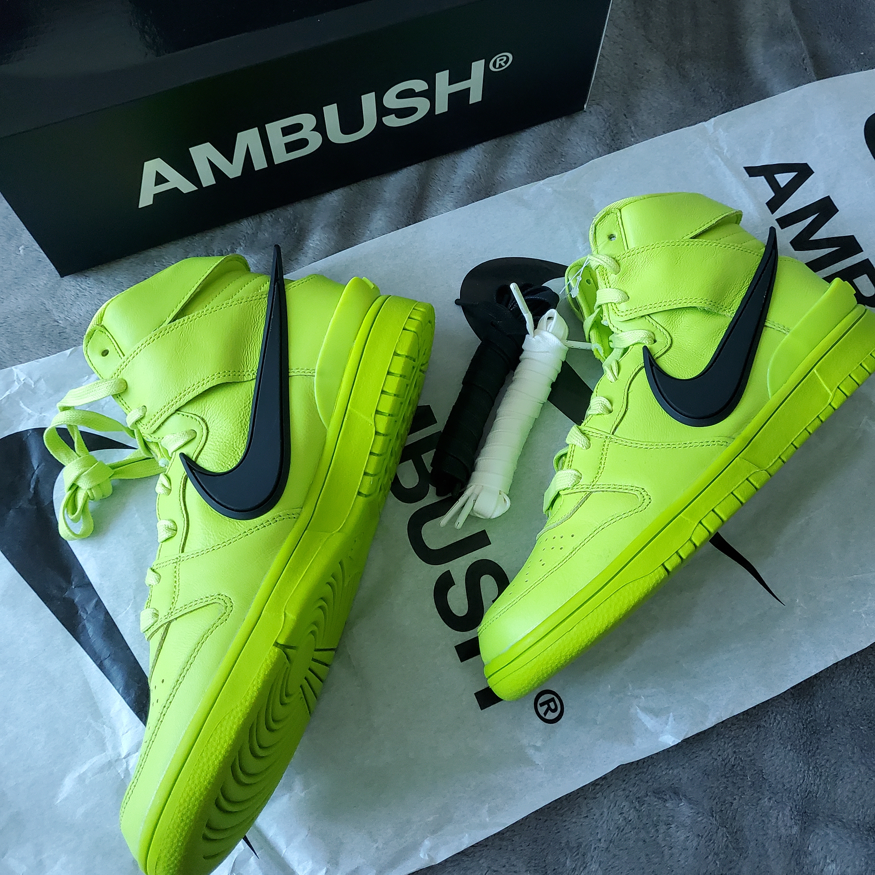 Nike x Ambush Dunk High Flash Lime 착용 스타일 - 4