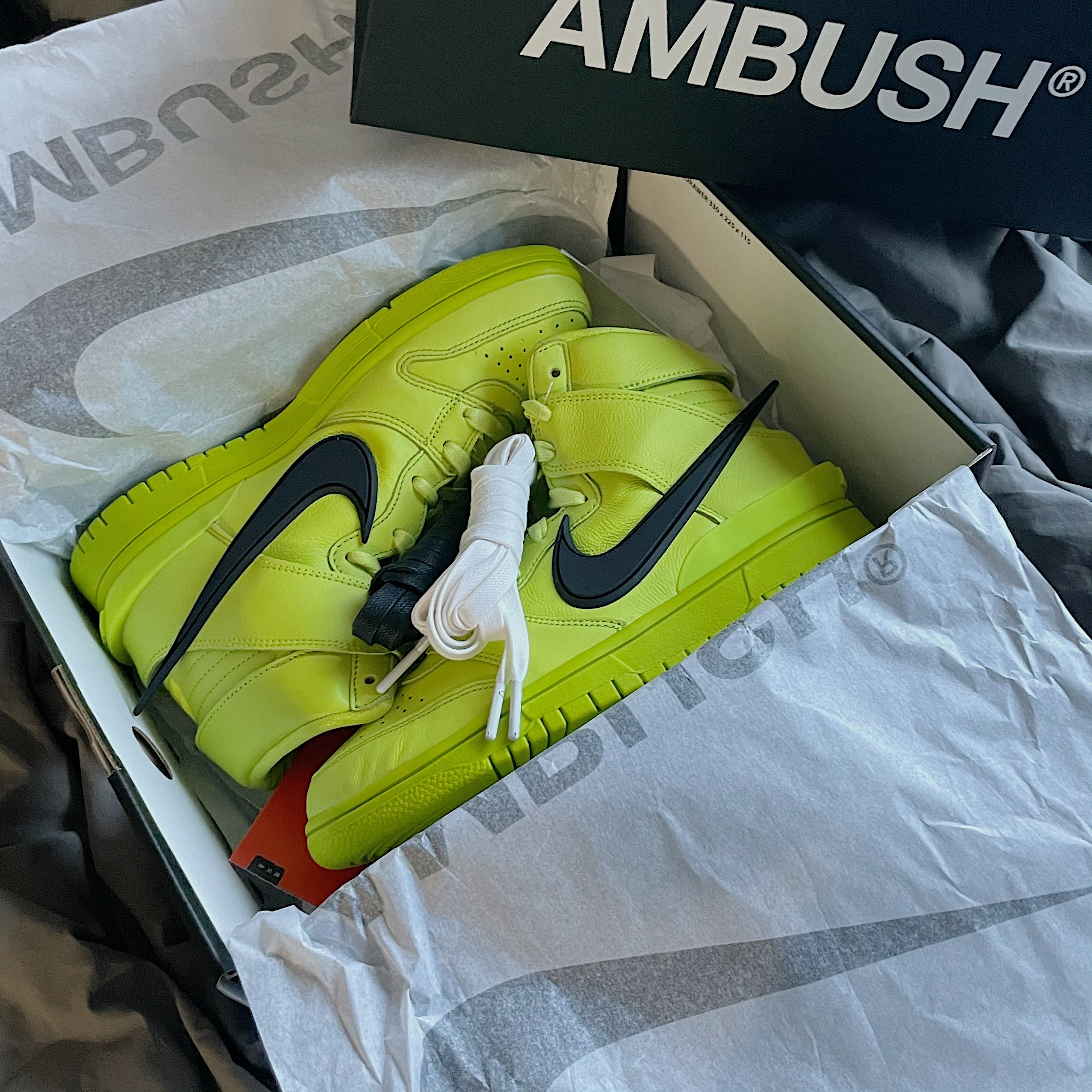 Nike x Ambush Dunk High Flash Lime 착용 스타일 - 1
