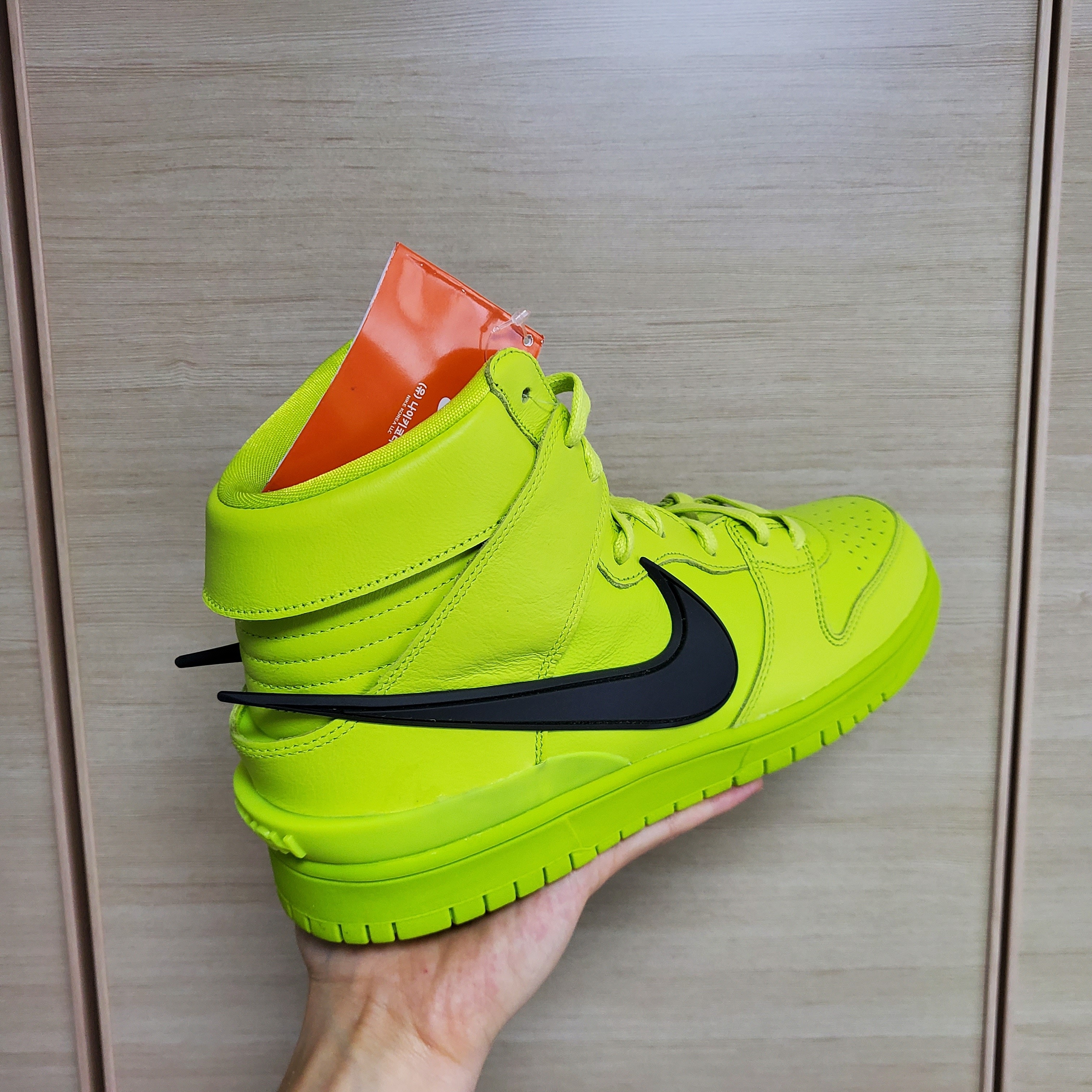 Nike x Ambush Dunk High Flash Lime 착용 스타일 - 2