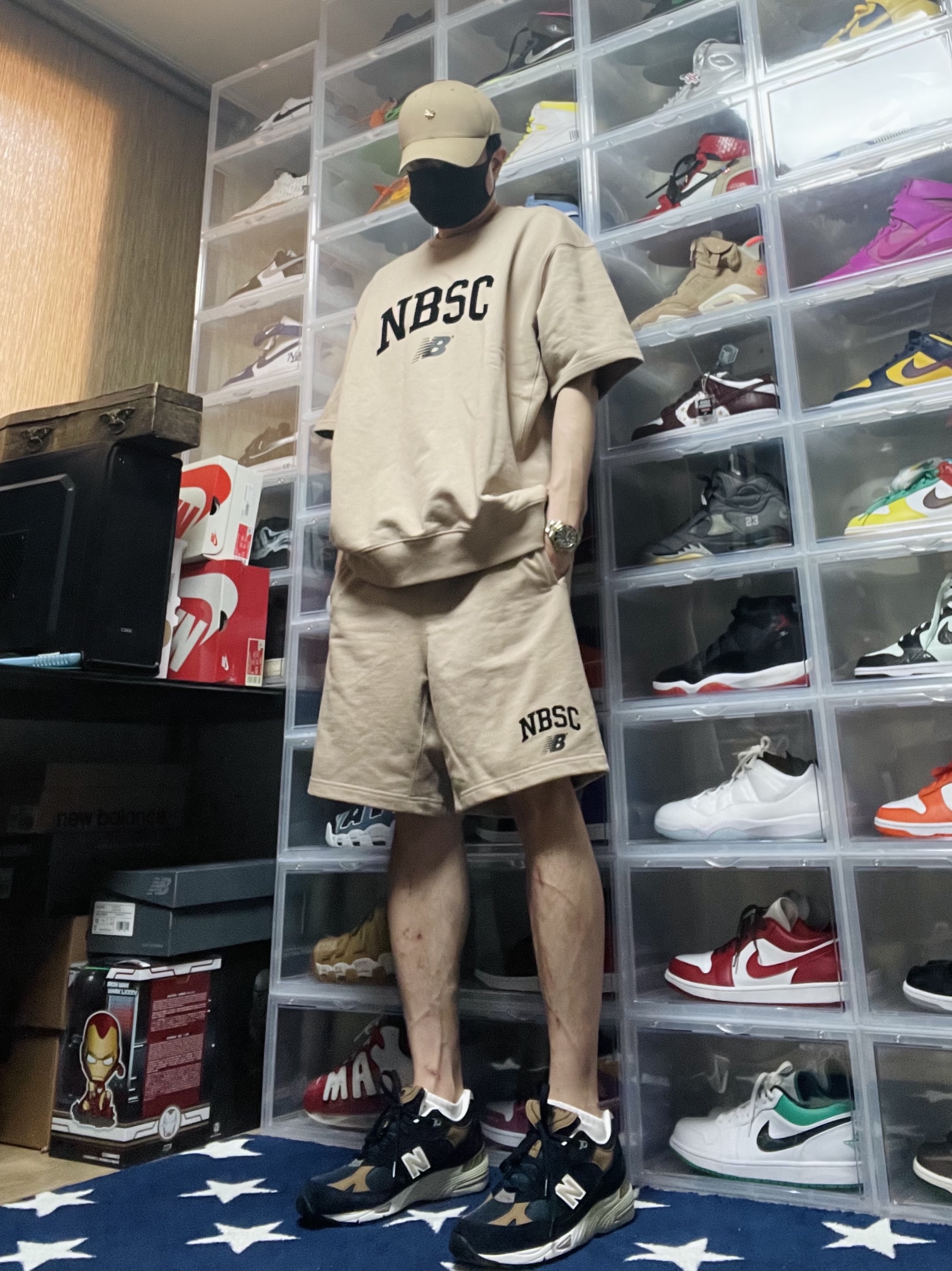 New Balance 991 Made in UK Navy Tan, Nike x Supreme SB Dunk Low Barkroot Brown 착용 스타일