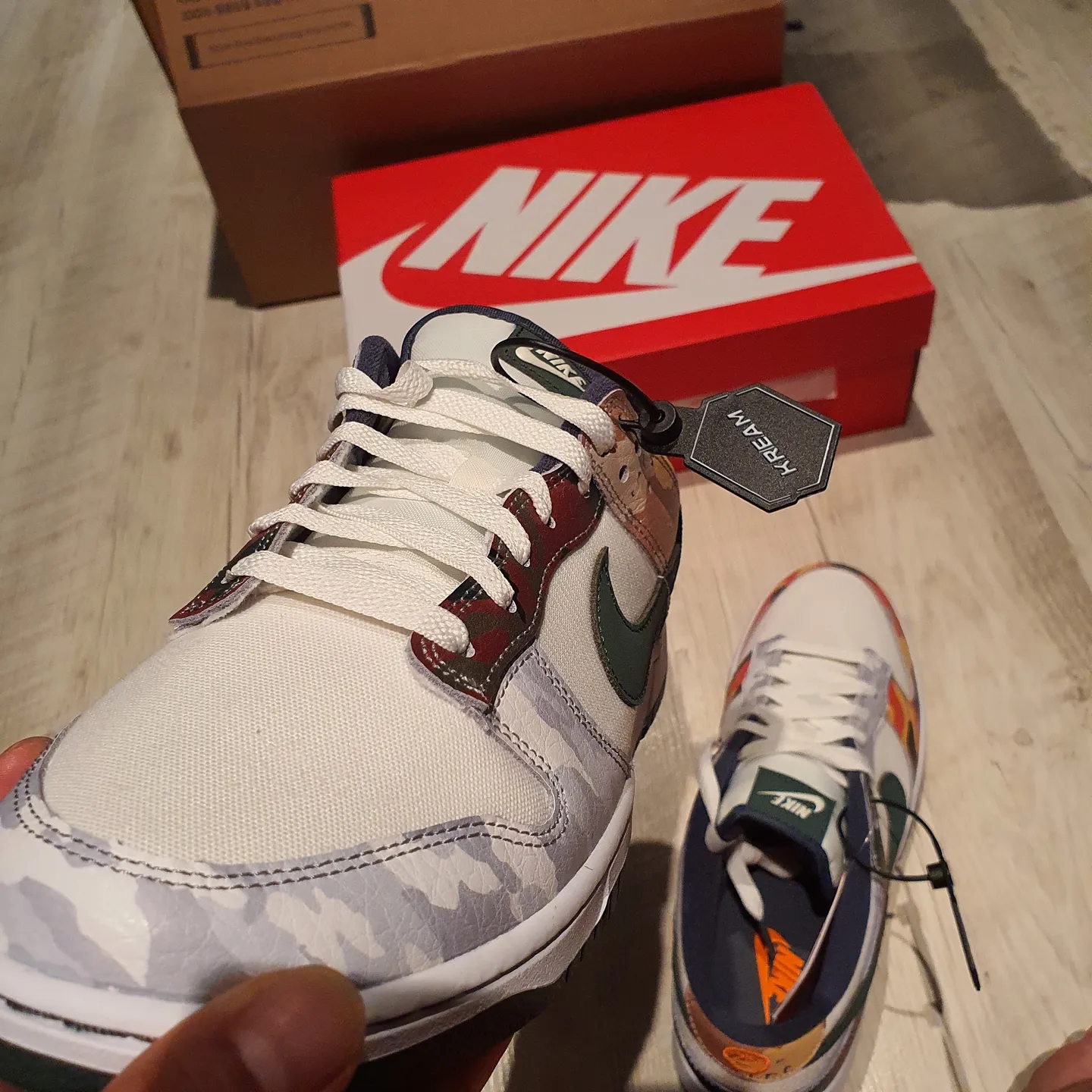 Nike Dunk Low SE Sail Multi Camo 착용 스타일 - 2