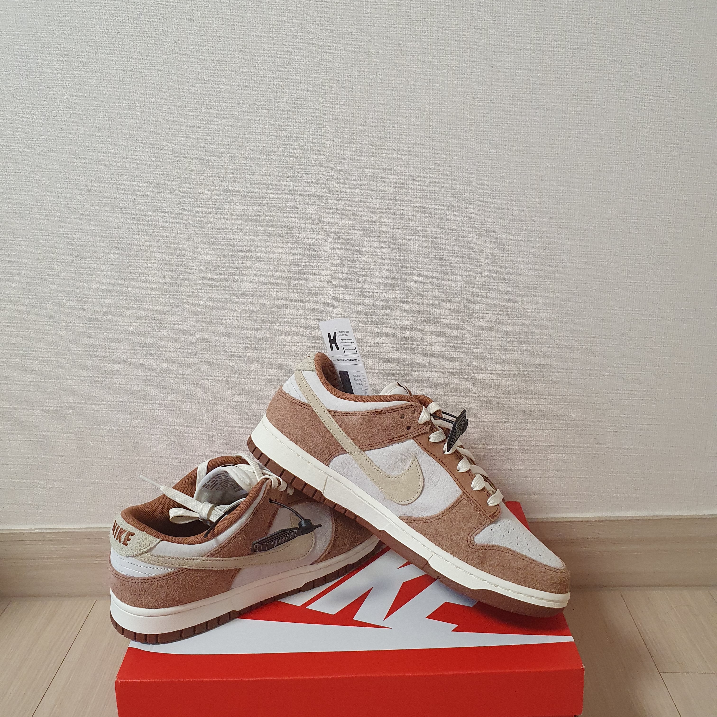 Nike Dunk Low Pro Premium Medium Curry 착용 스타일