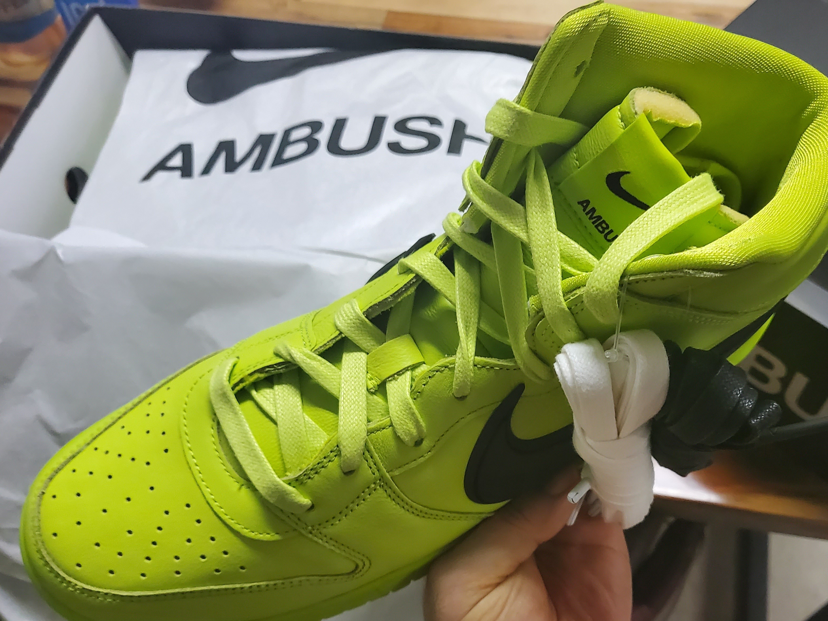 Nike x Ambush Dunk High Flash Lime 착용 스타일 - 2