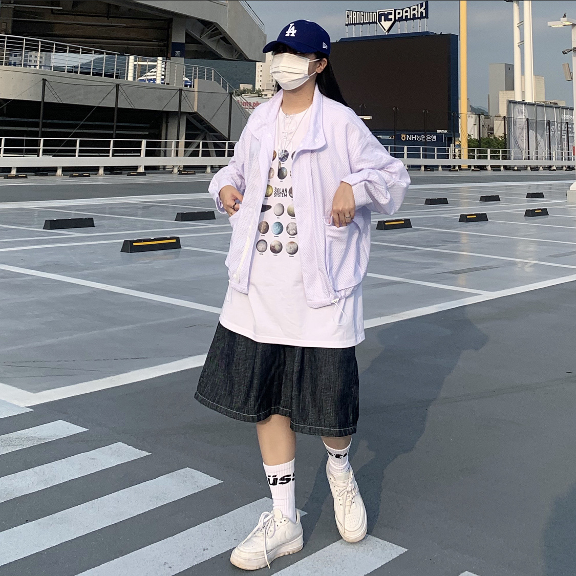 (W) Nike Air Force 1 Jester XX Triple White 착용 스타일 - 1
