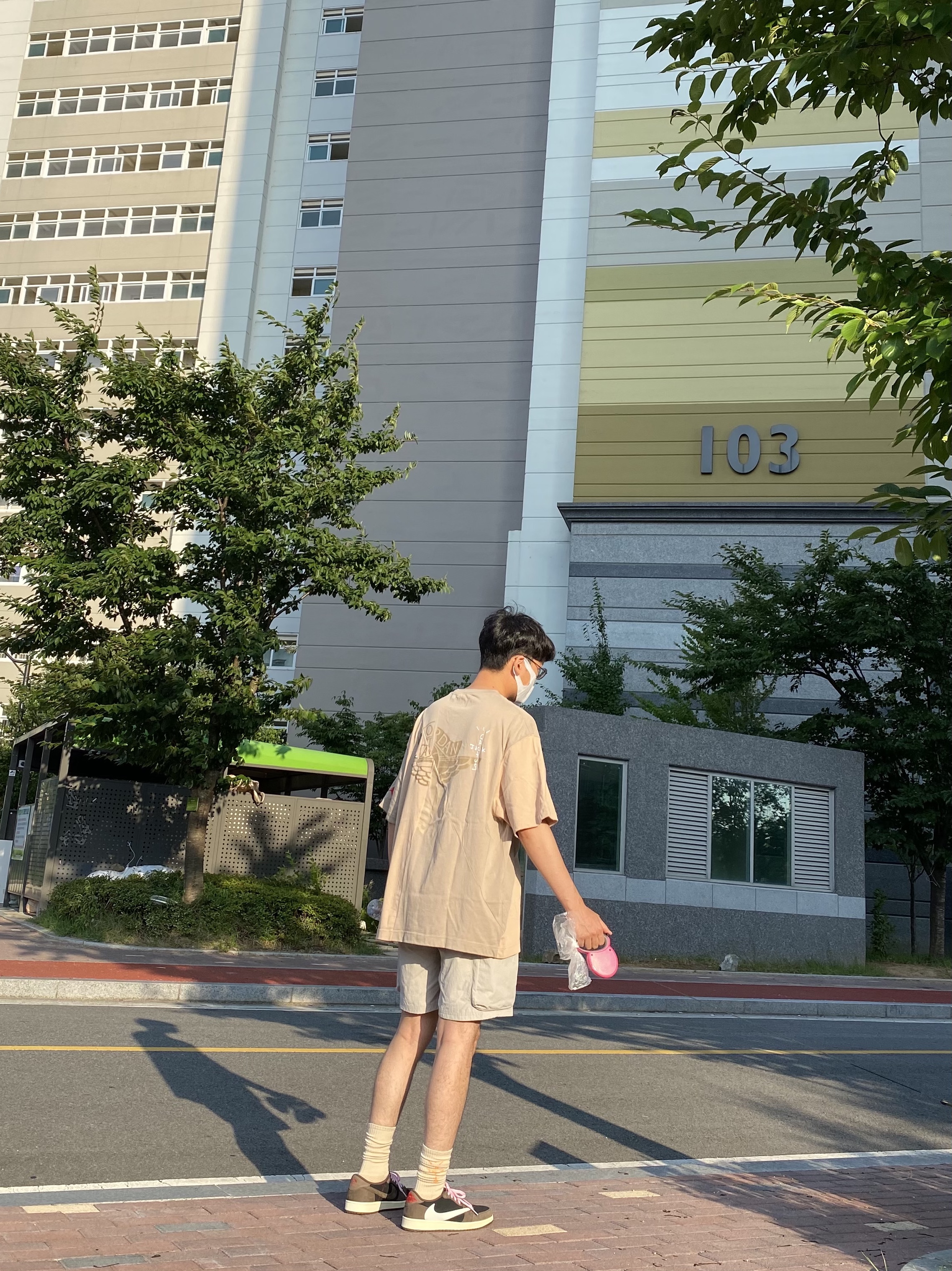 Jordan x Travis Scott S/S Top - US/EU, Stussy Nylon Approach Shorts Stone Grey 착용 스타일 - 2