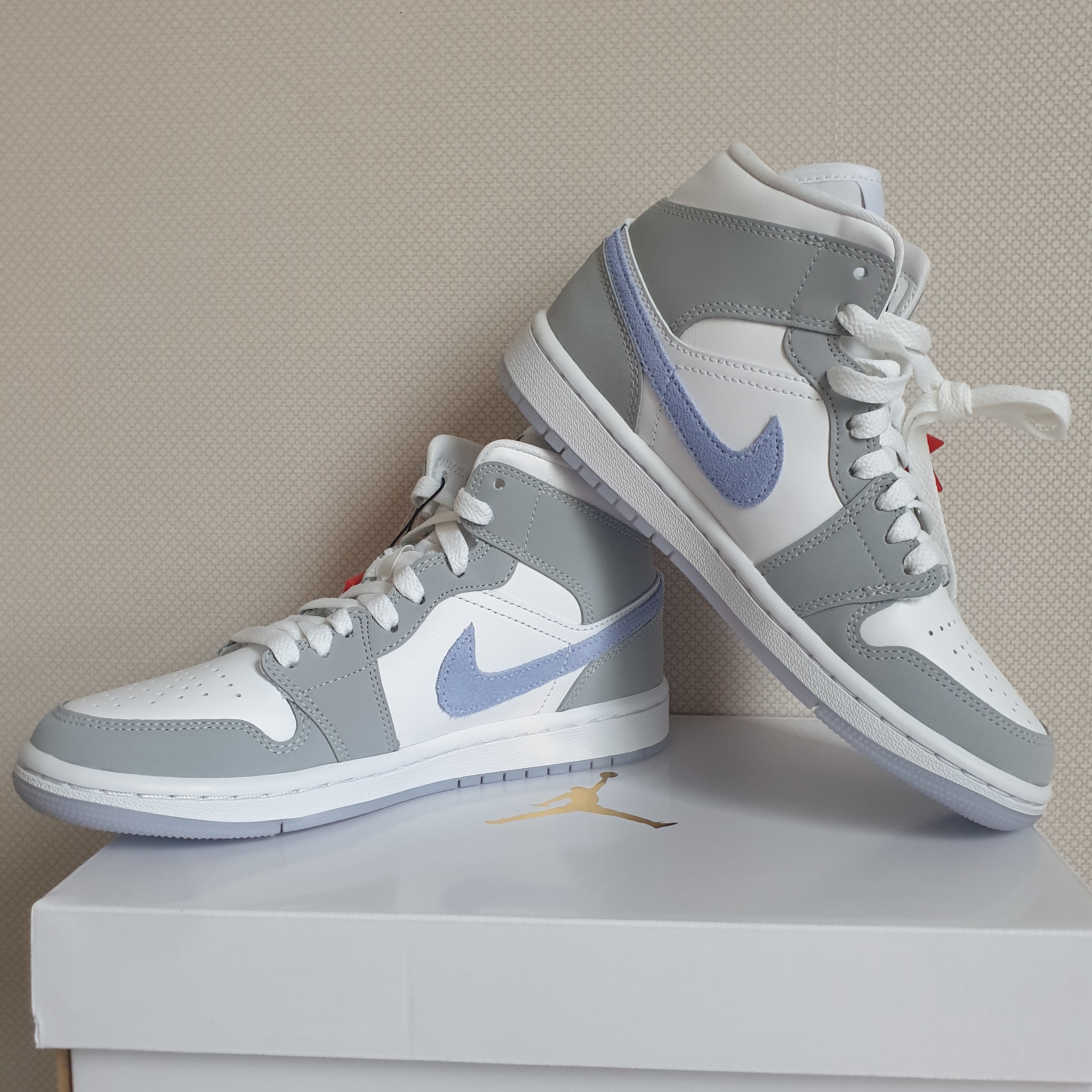 (W) Jordan 1 Mid Wolf Grey 착용 스타일