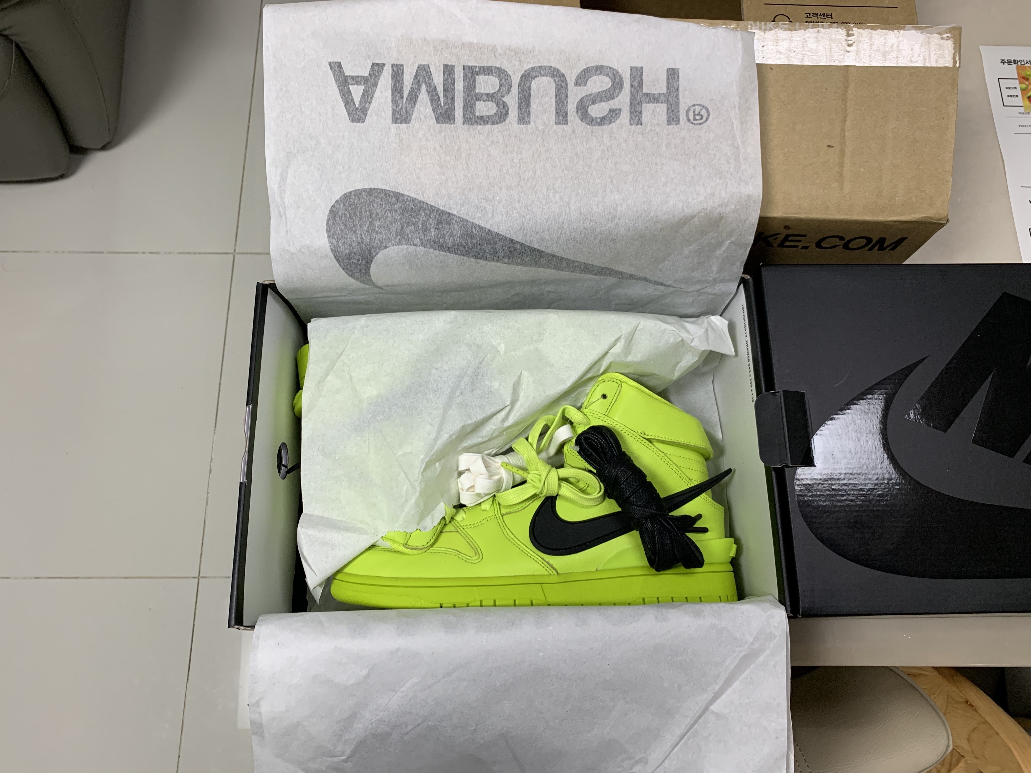 Nike x Ambush Dunk High Flash Lime 착용 스타일 - 2