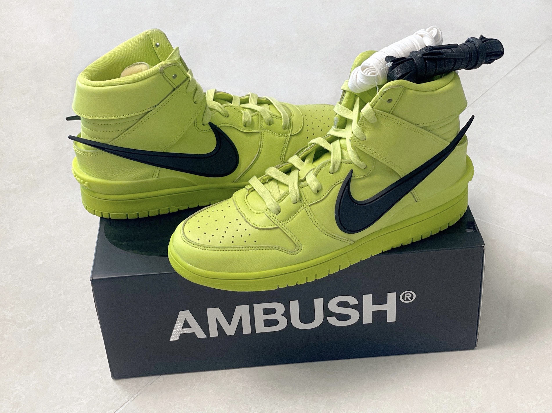 Nike x Ambush Dunk High Flash Lime 착용 스타일