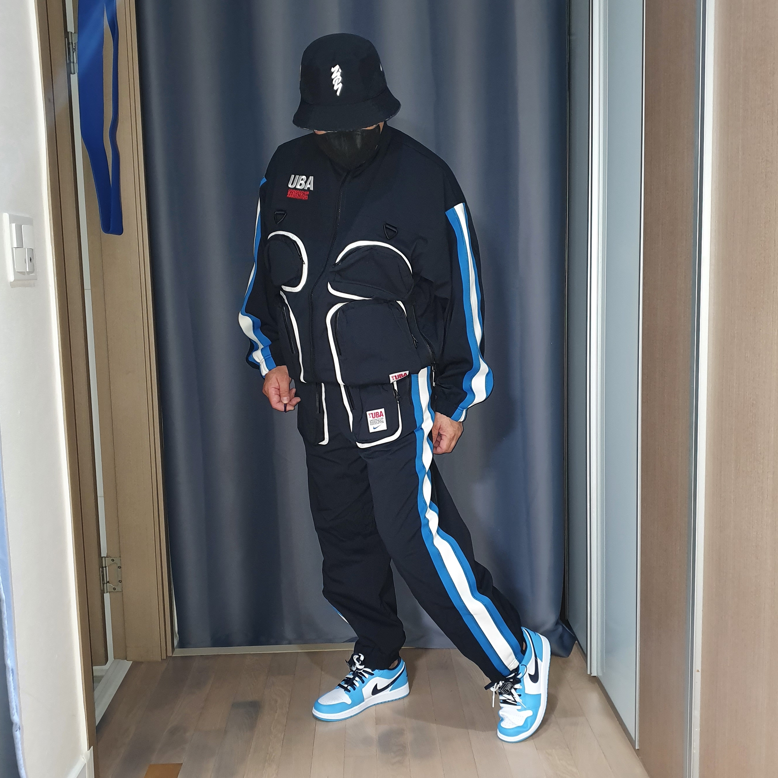 Nike x Undercover NRG Track Suit Black - Asia, Jordan Zion Reversible Bucket Hat Black 착용 스타일 - 1