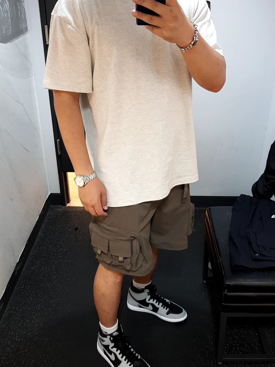 Jordan 1 Retro High OG Shadow 2.0, Essentials 3D Silicon Applique Boxy T-Shirt White - 20SS 착용 스타일 - 2