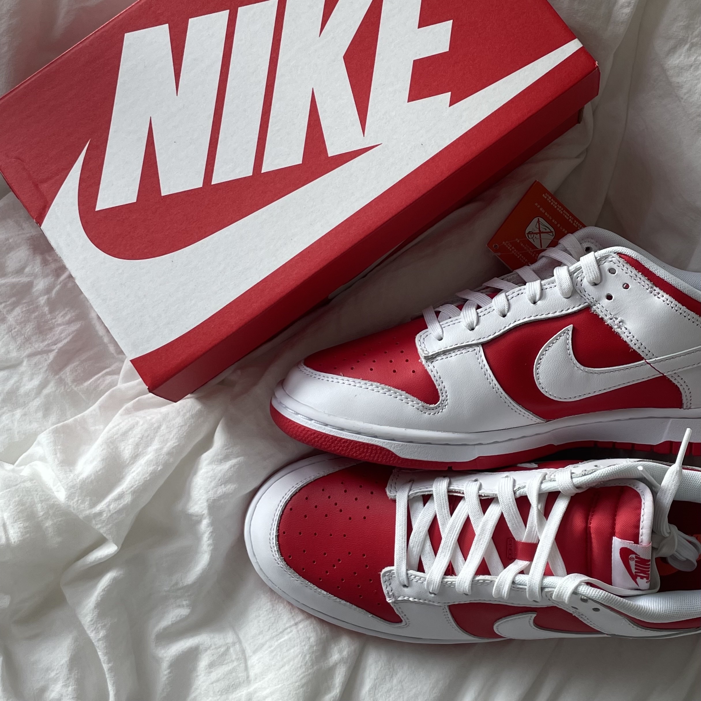 Nike Dunk Low Retro Championship Red 착용 스타일