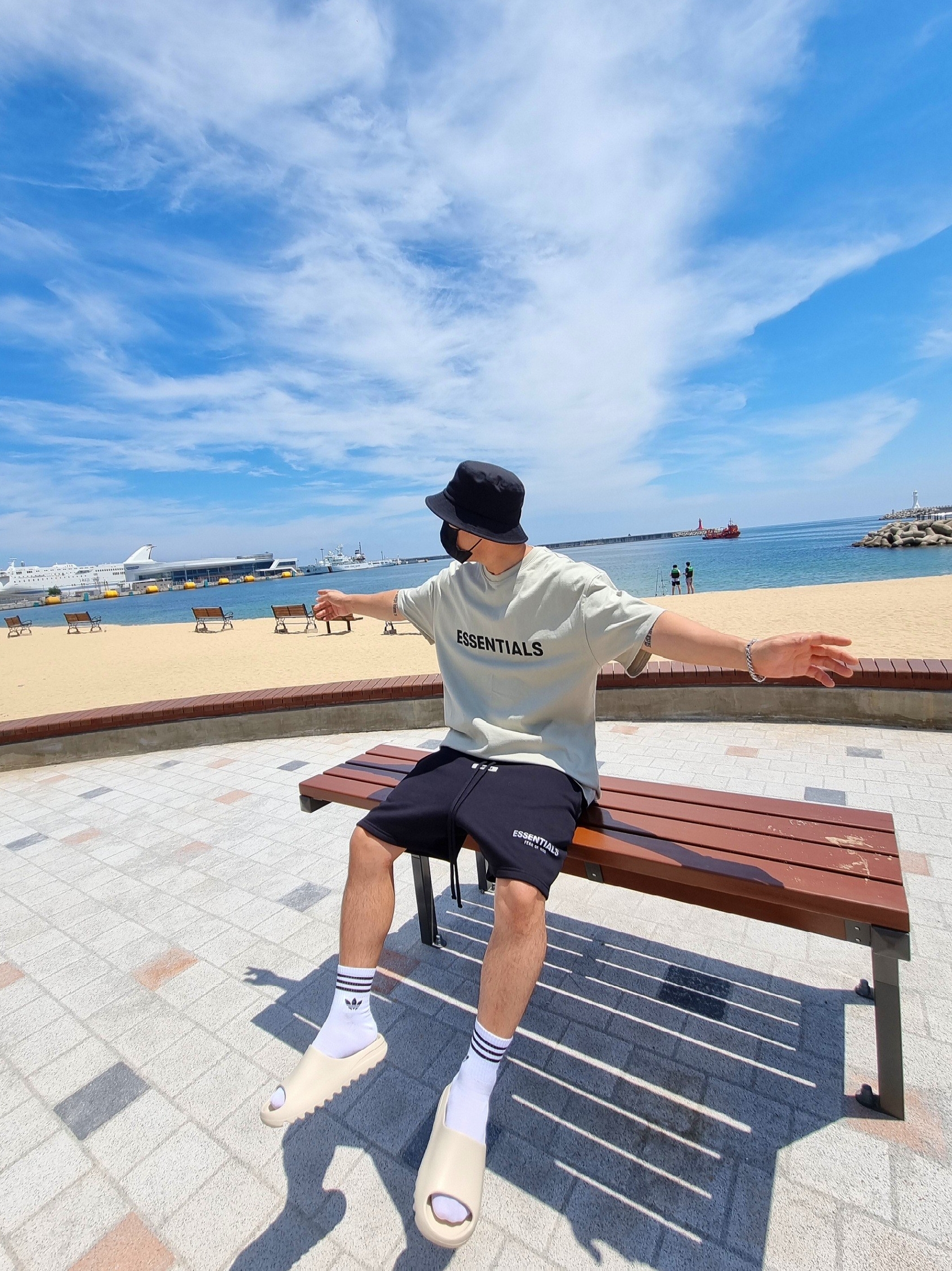 Essentials 3D Silicon Applique Boxy T-Shirt Alfafa Sage - 20FW, Adidas Yeezy Slide Bone 착용 스타일