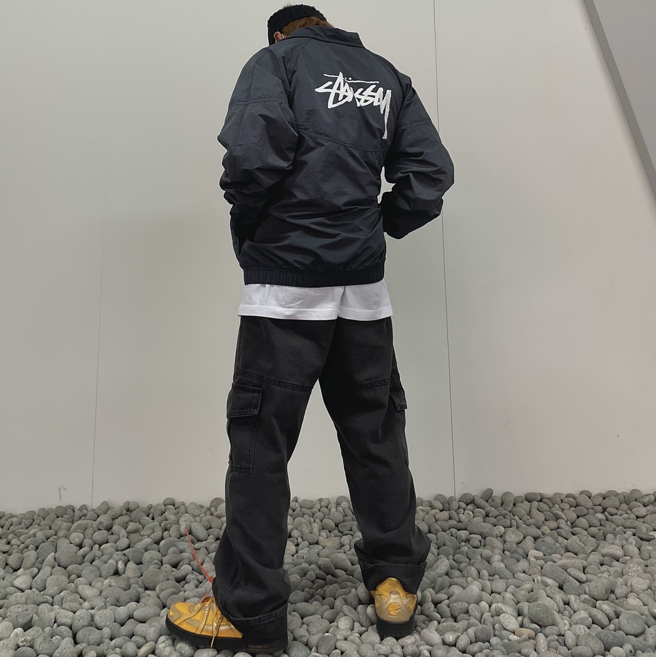 Nike x Off-White Air Rubber Dunk University Gold, Nike x Stussy Windrunner Jacket Off Noir 착용 스타일