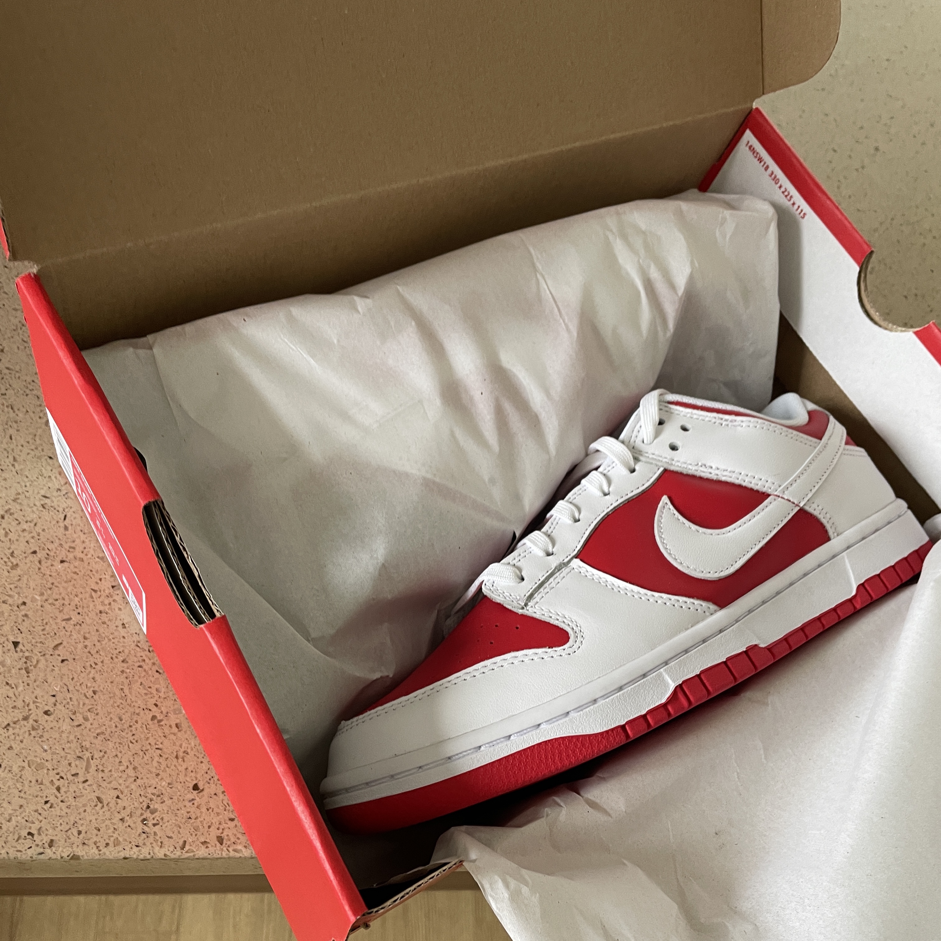 Nike Dunk Low Retro Championship Red 착용 스타일 - 2