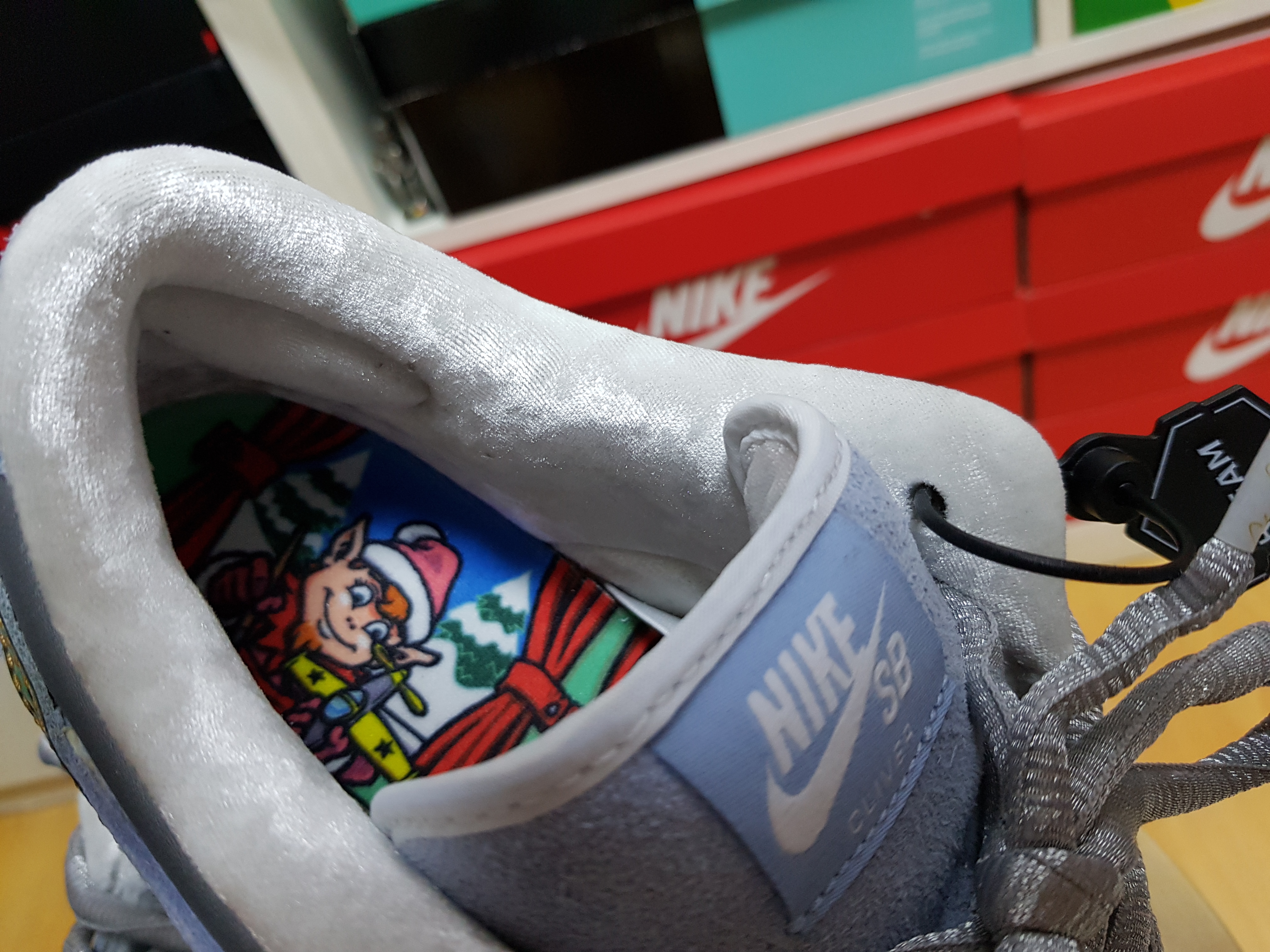 Nike x Sean Cliver SB Dunk Low Holiday Special 착용 스타일 - 2