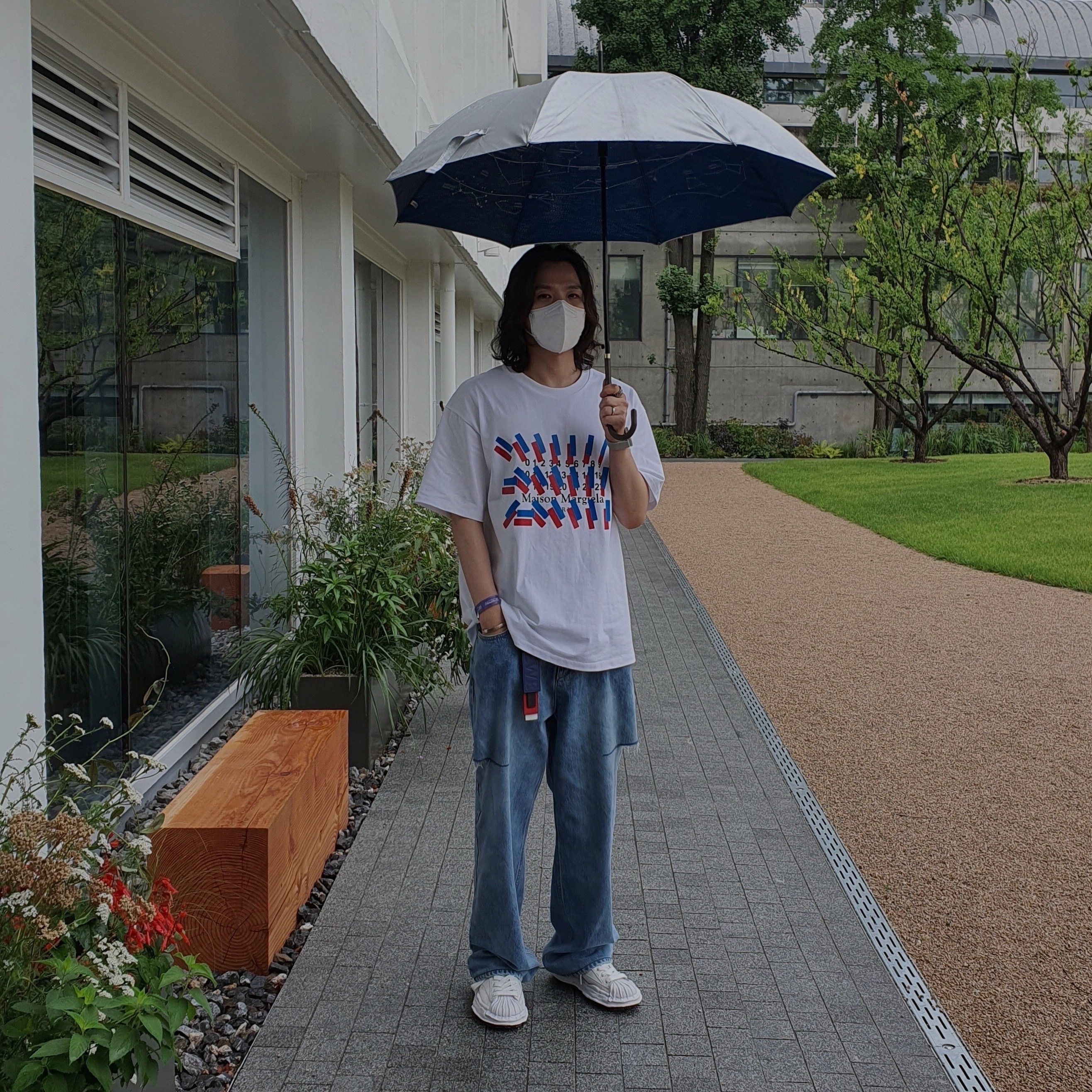Maison Mihara Yasuhiro Blakey OG Sole Leather Low-top Sneakers White 착용 스타일