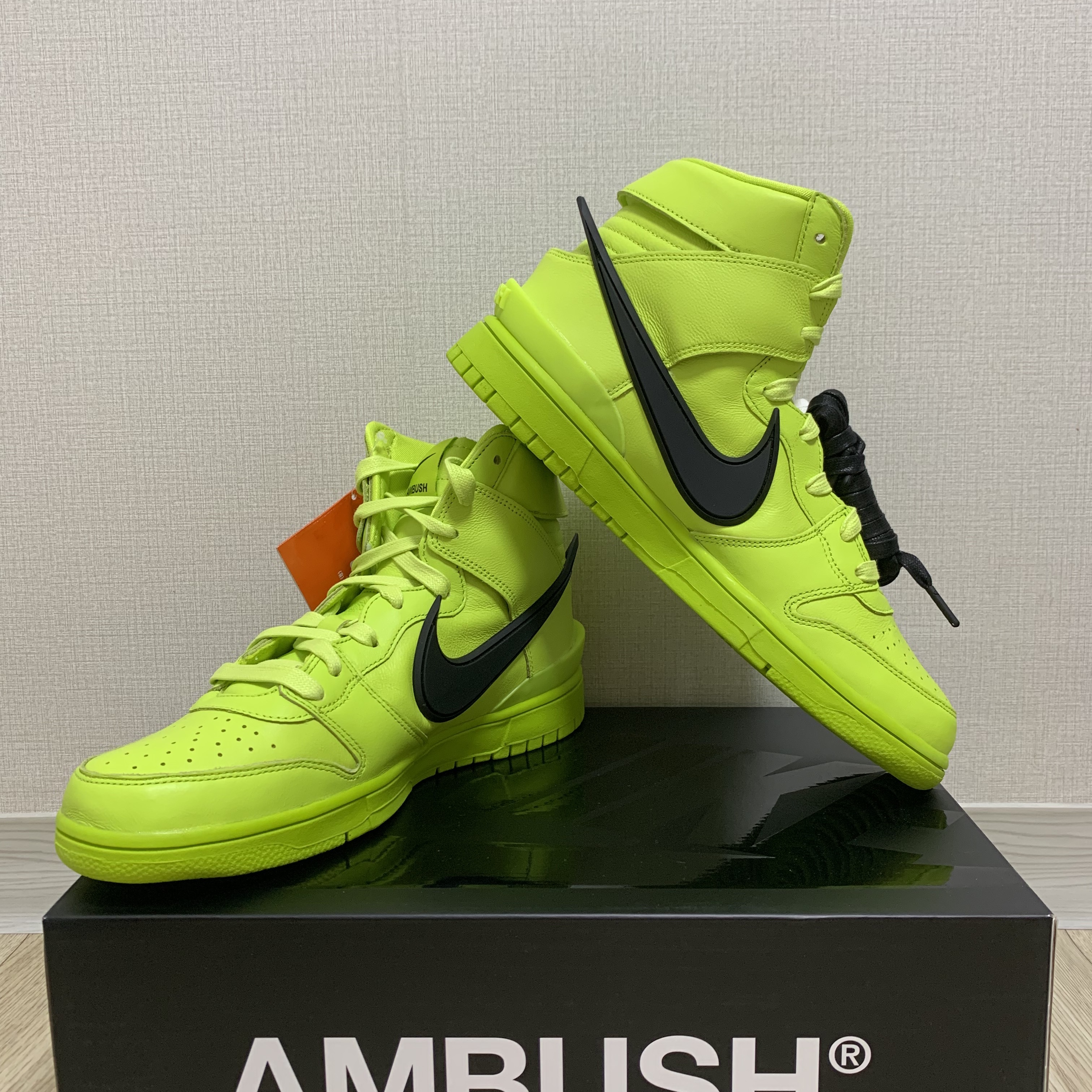 Nike x Ambush Dunk High Flash Lime 착용 스타일 - 3