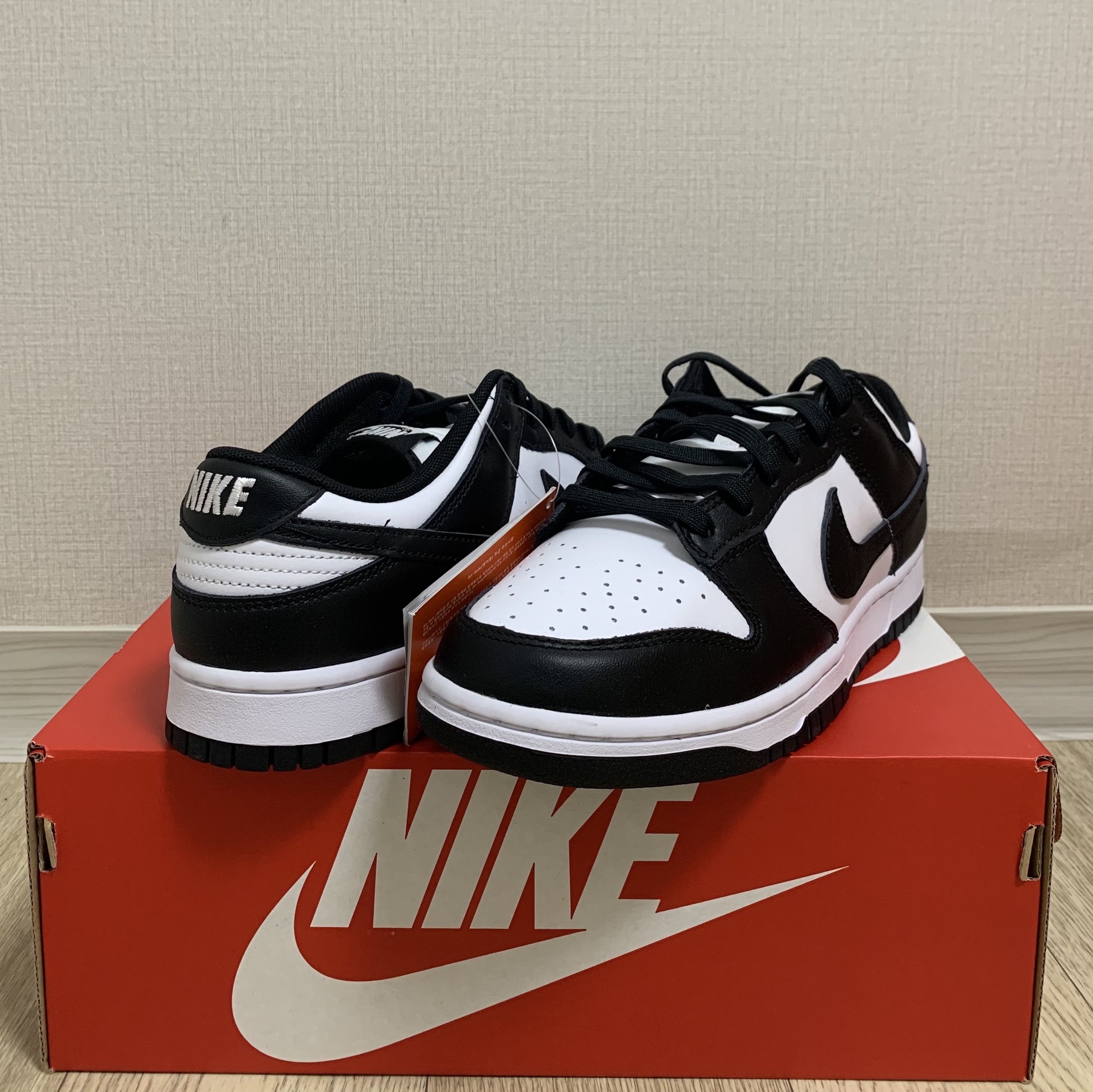 Nike Dunk Low Retro Black 착용 스타일 - 2