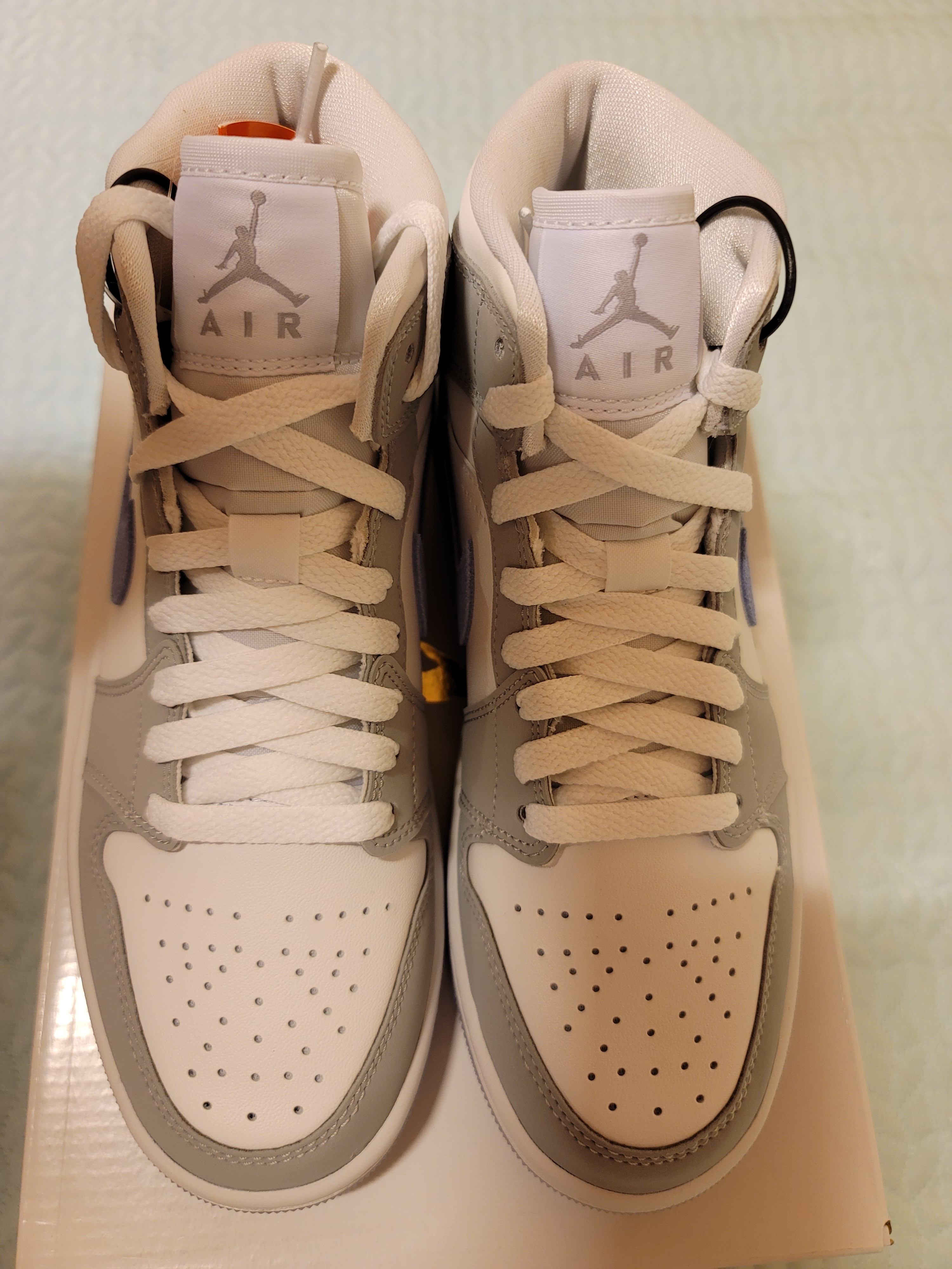 (W) Jordan 1 Mid Wolf Grey 착용 스타일 - 2