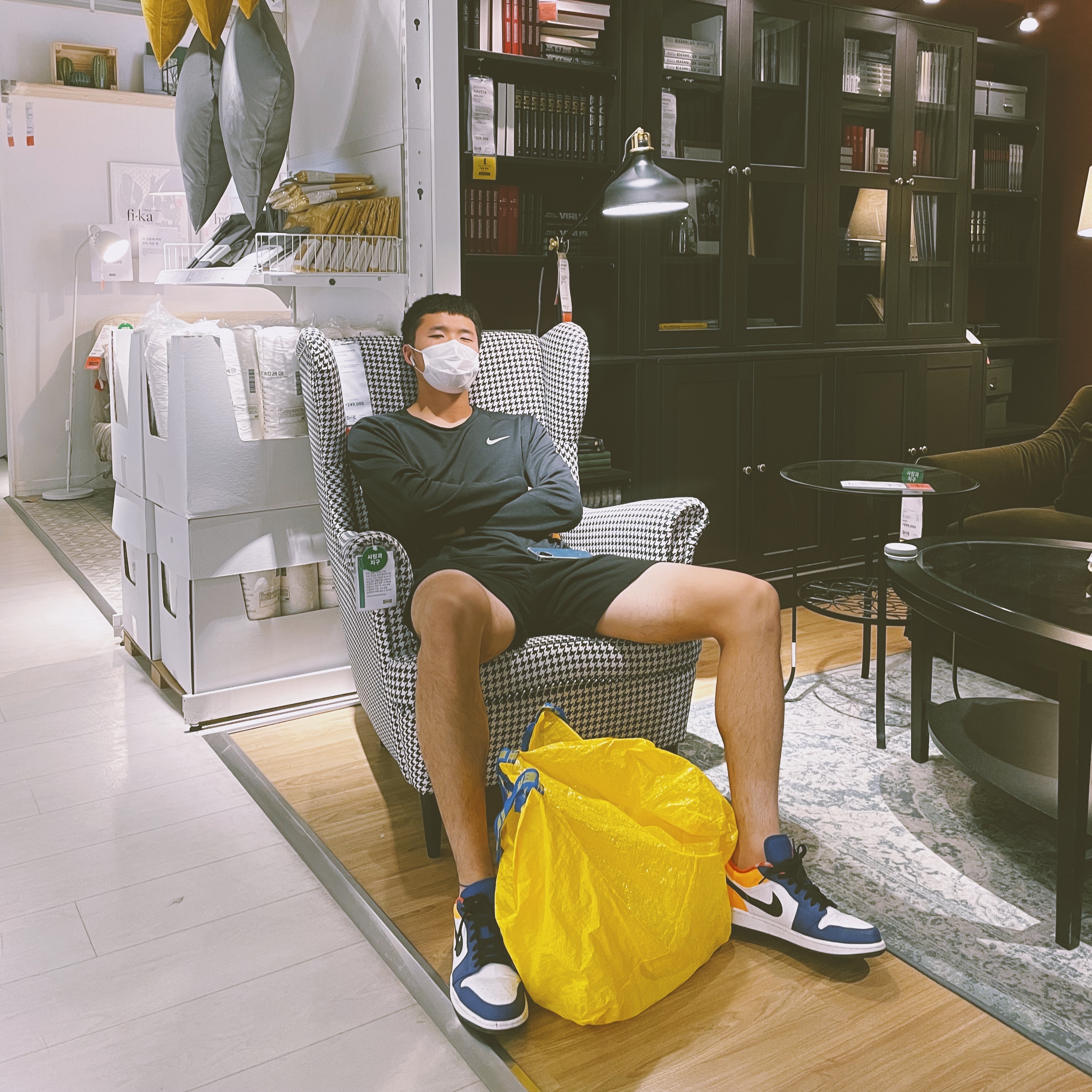Jordan 1 Low Royal Yellow 착용 스타일