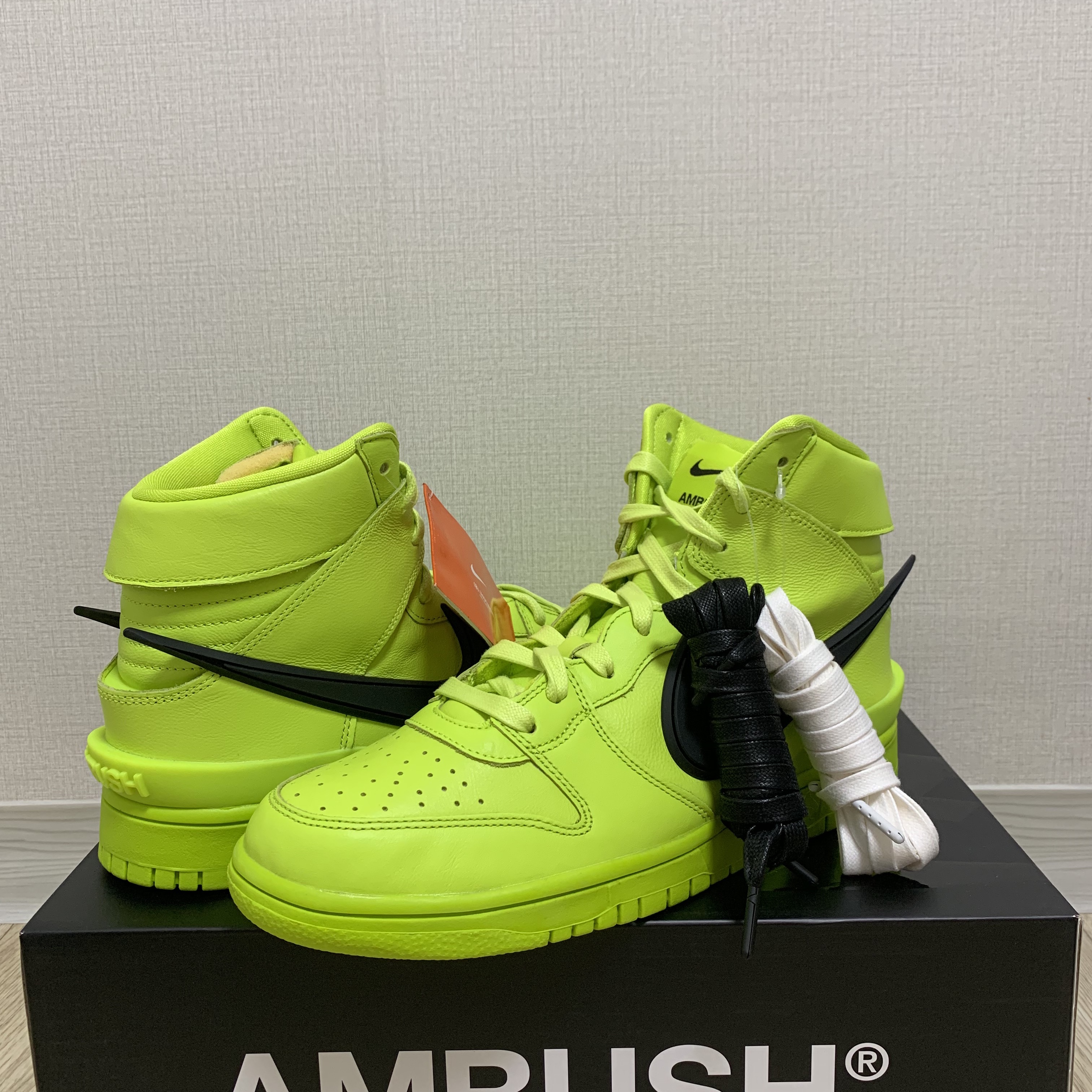 Nike x Ambush Dunk High Flash Lime 착용 스타일 - 2