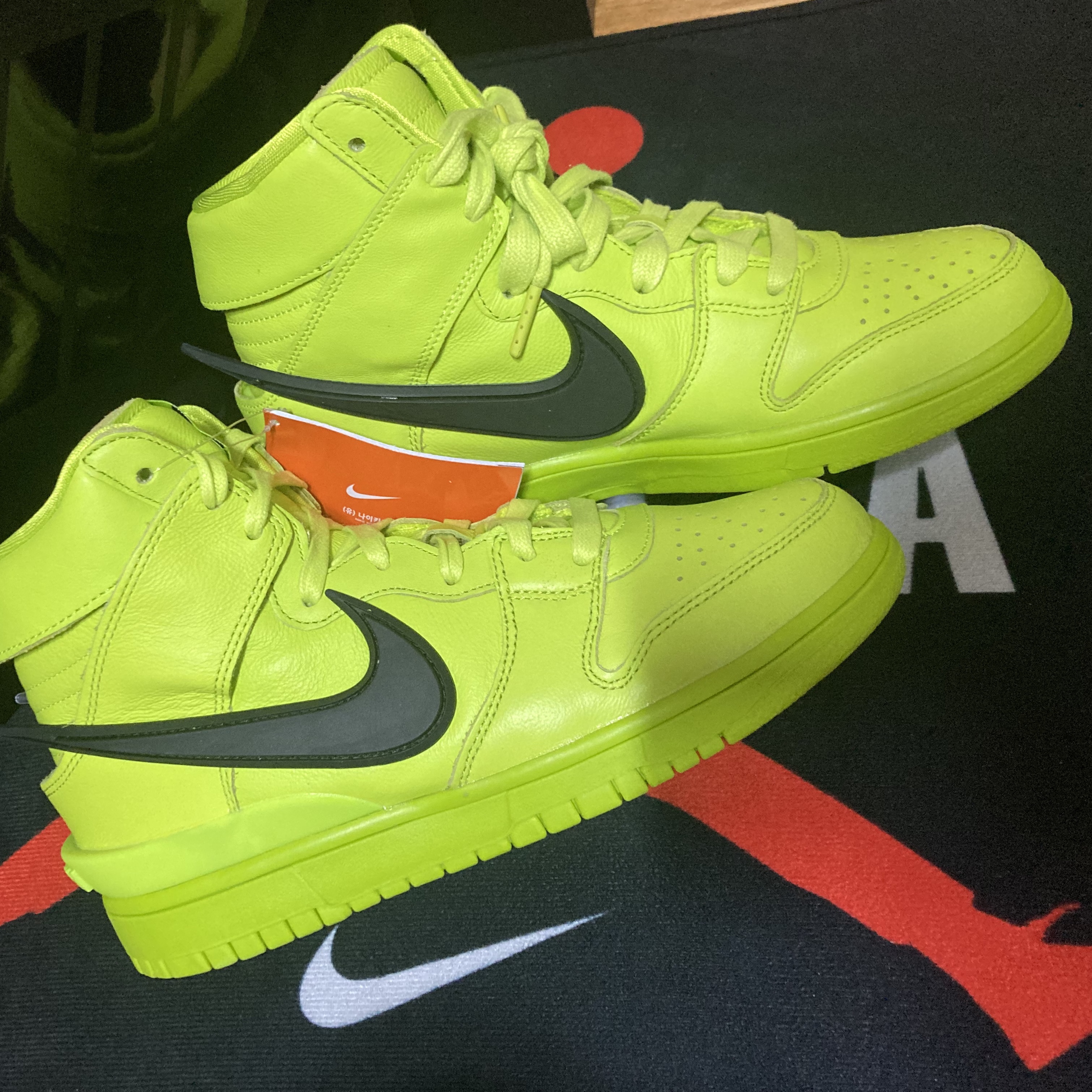 Nike x Ambush Dunk High Flash Lime 착용 스타일 - 1