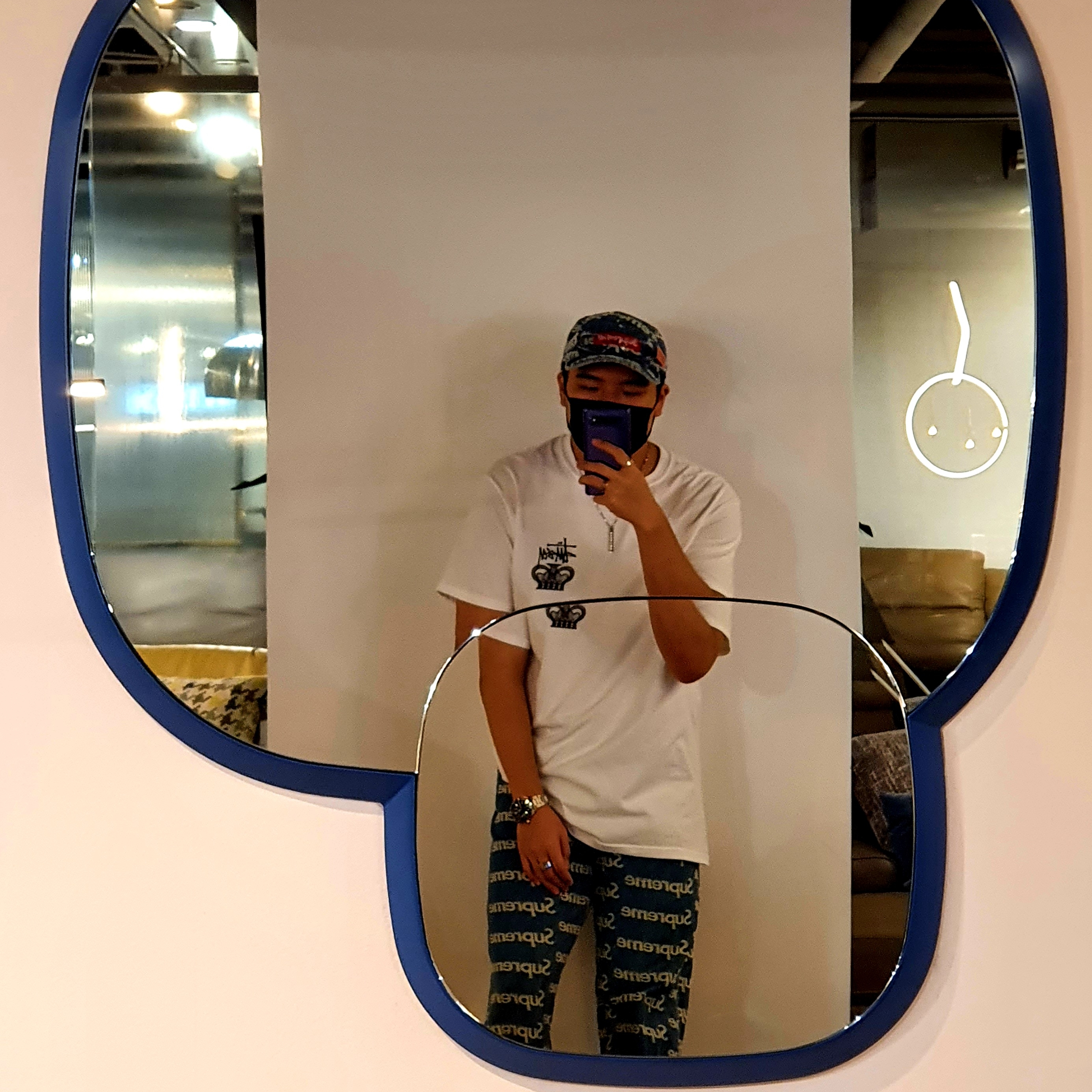 Supreme Frayed Logos Denim Camp Cap Blue - 21SS, Stussy One World T-Shirt White 착용 스타일 - 2