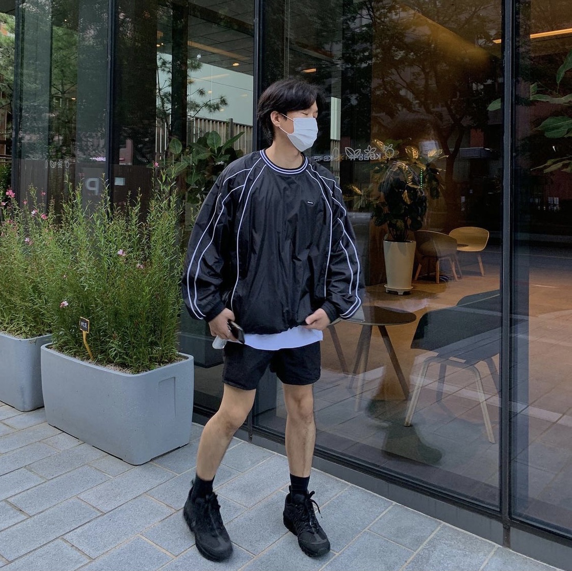 Nike x Supreme Air Humara 17 Black 착용 스타일 - 1