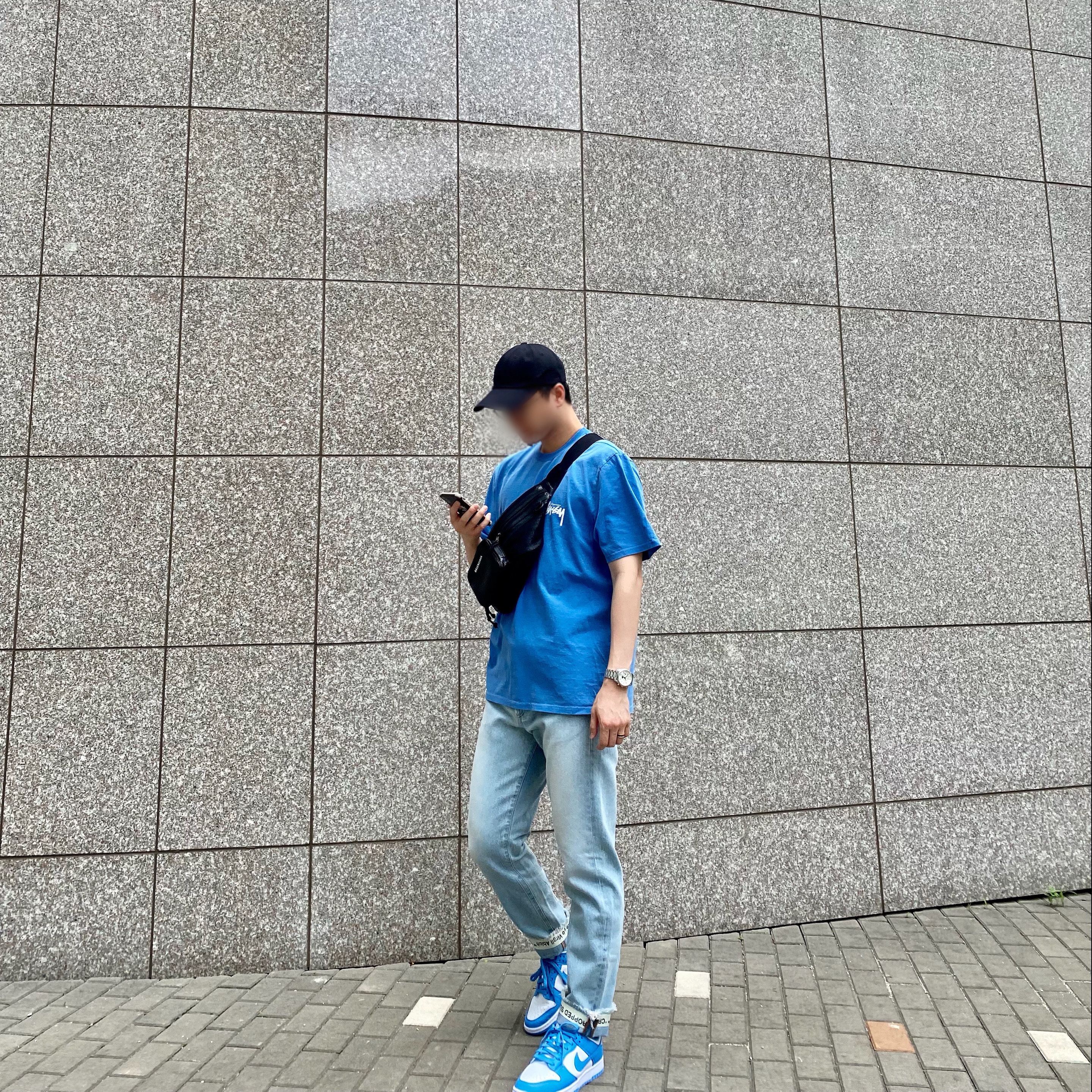 Nike Dunk Low Retro University Blue, Stussy Painter Dyed T-Shirt Blue 착용 스타일