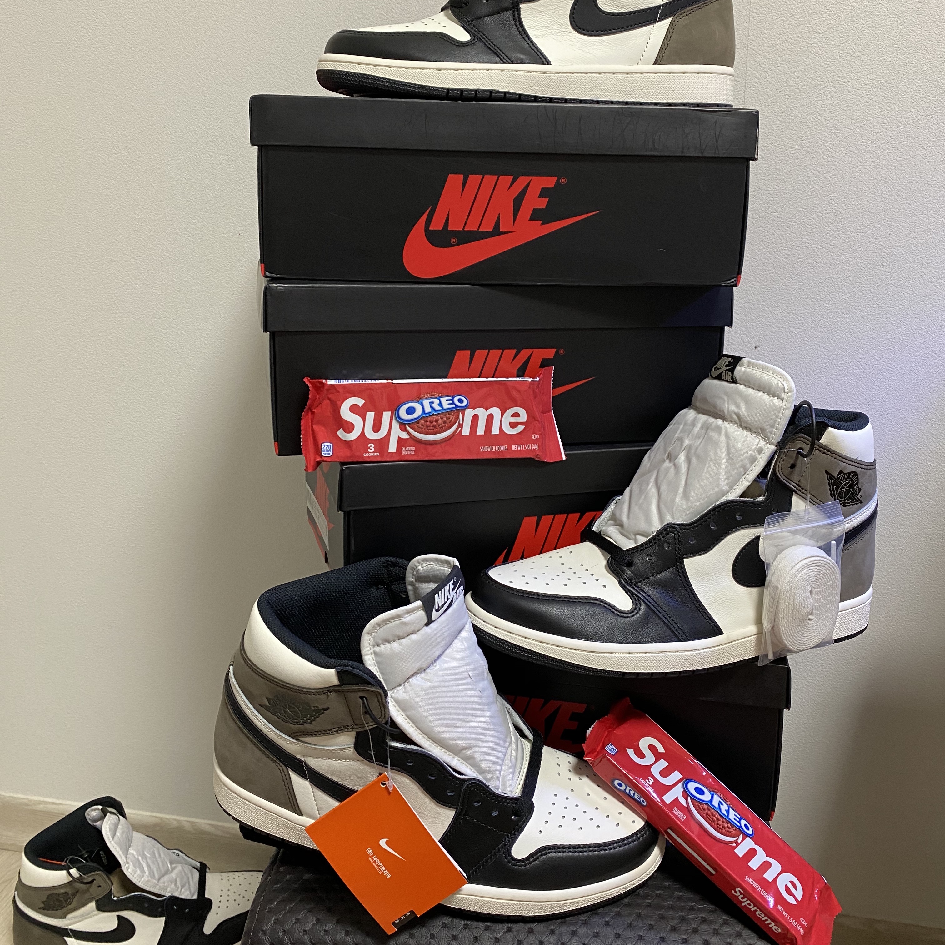 Jordan 1 Retro High OG Black Mocha 착용 스타일