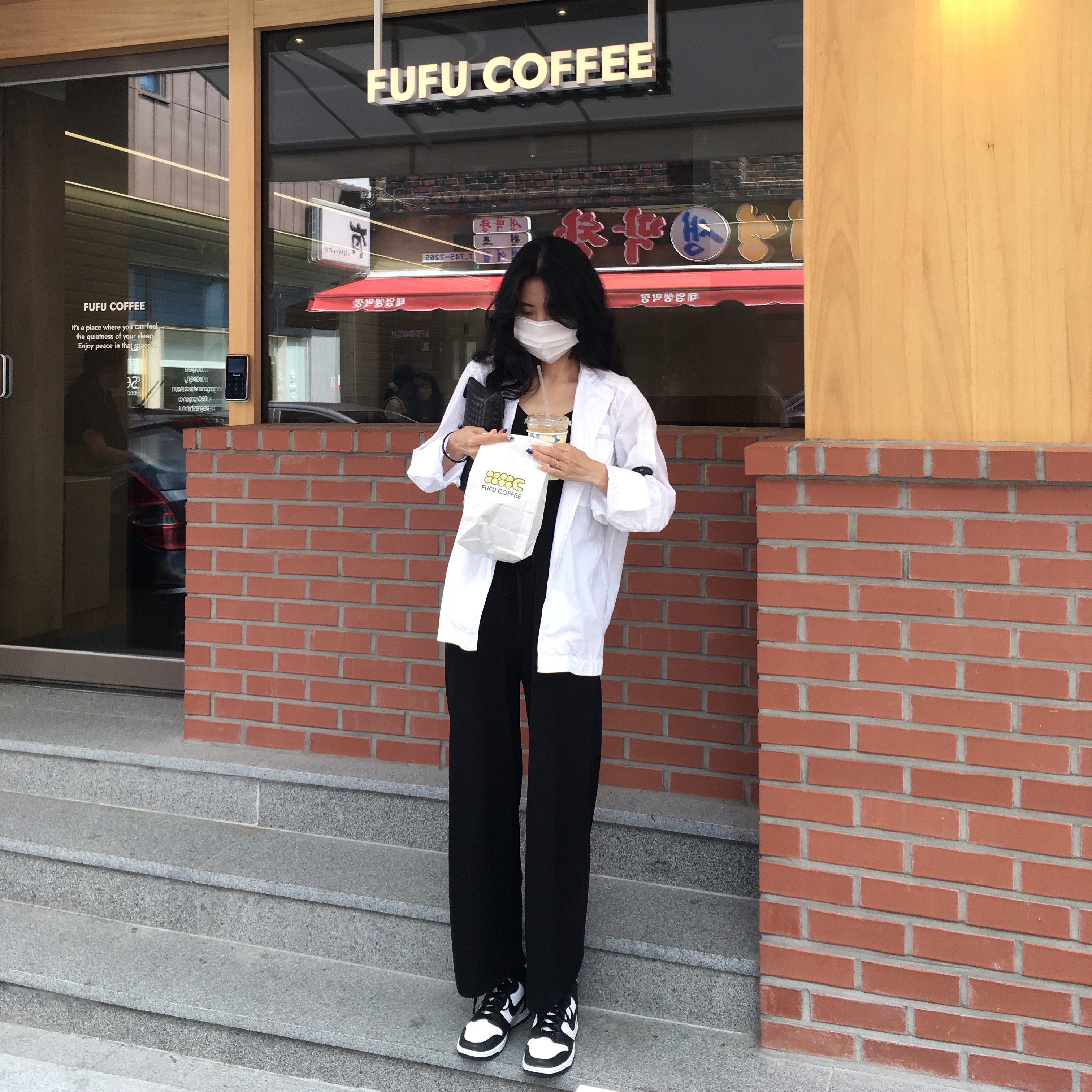 (W) Nike Dunk High Black and White 착용 스타일