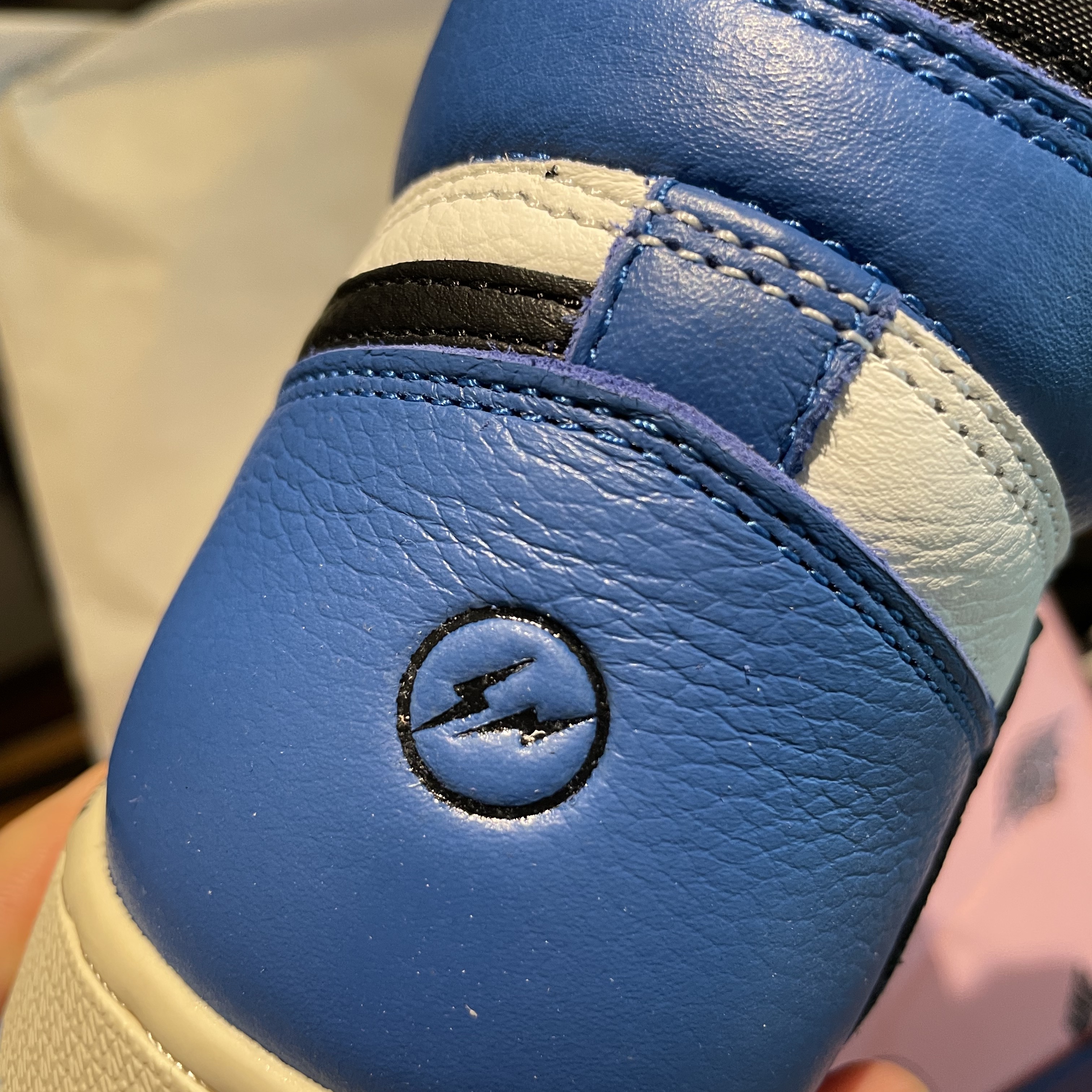 Jordan 1 x Travis Scott x Fragment Retro High OG SP Military Blue 착용 스타일