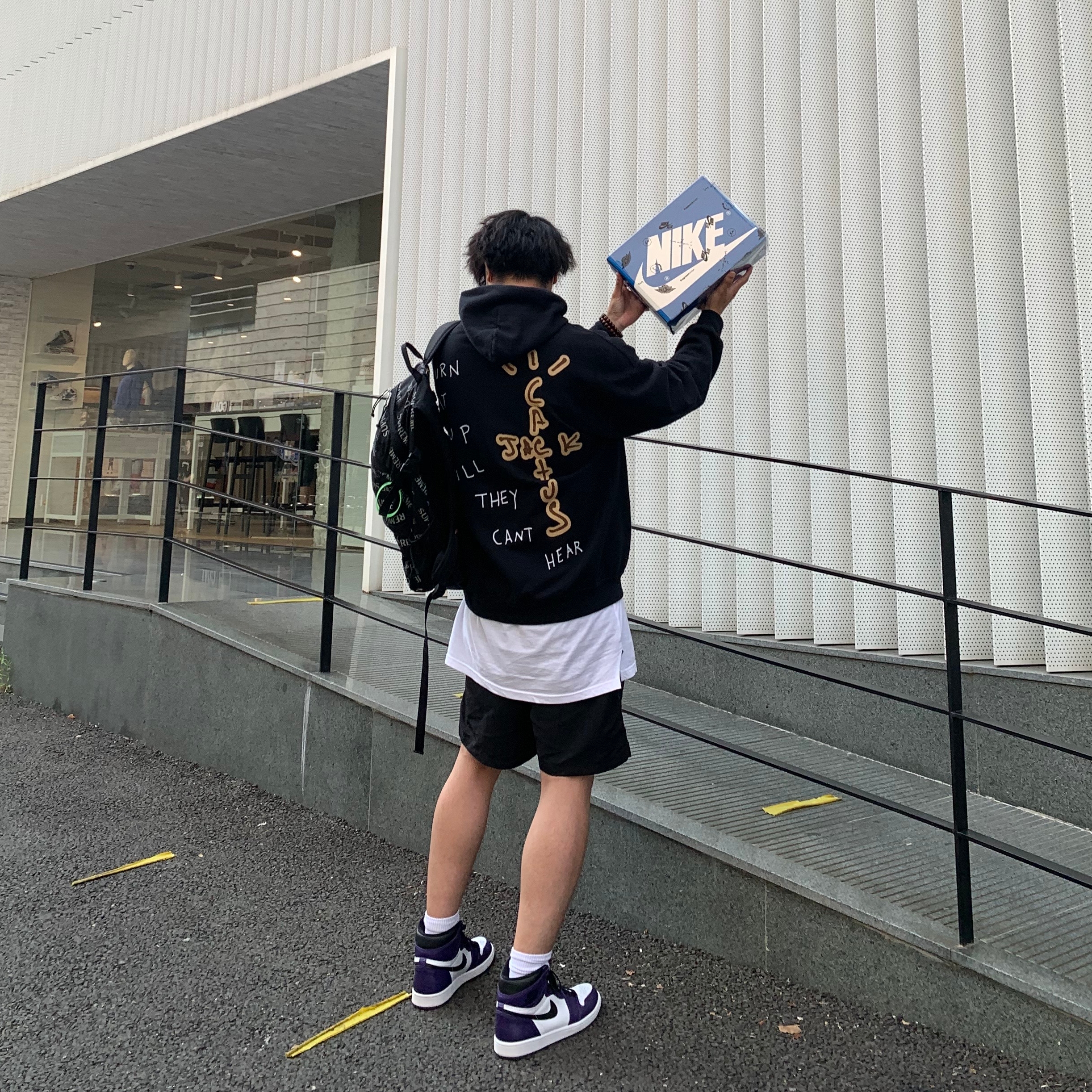 Jordan 1 x Travis Scott x Fragment Retro High OG SP Military Blue, Jordan 1 Retro High OG Court Purple 2020 착용 스타일