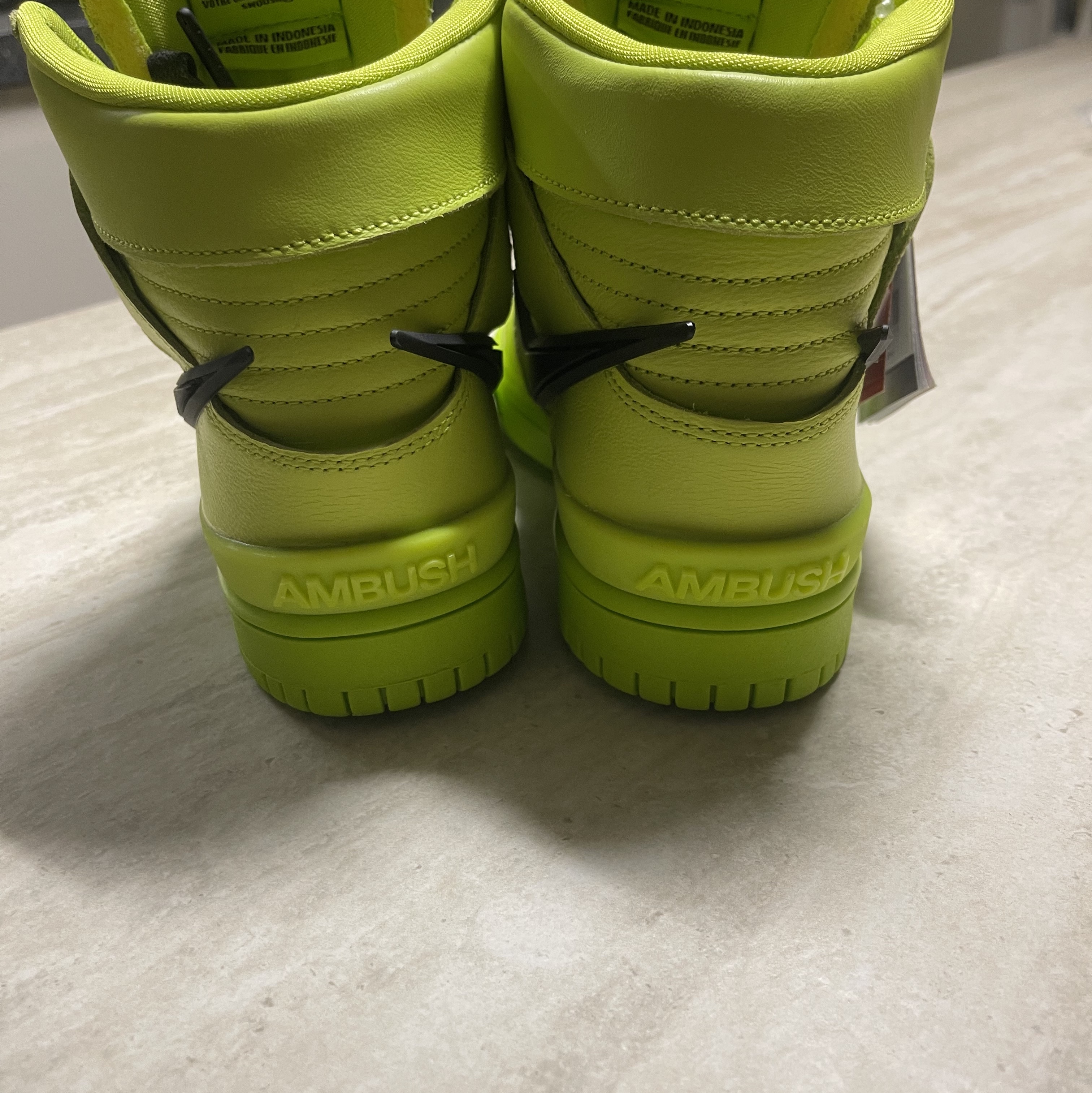 Nike x Ambush Dunk High Flash Lime 착용 스타일 - 2