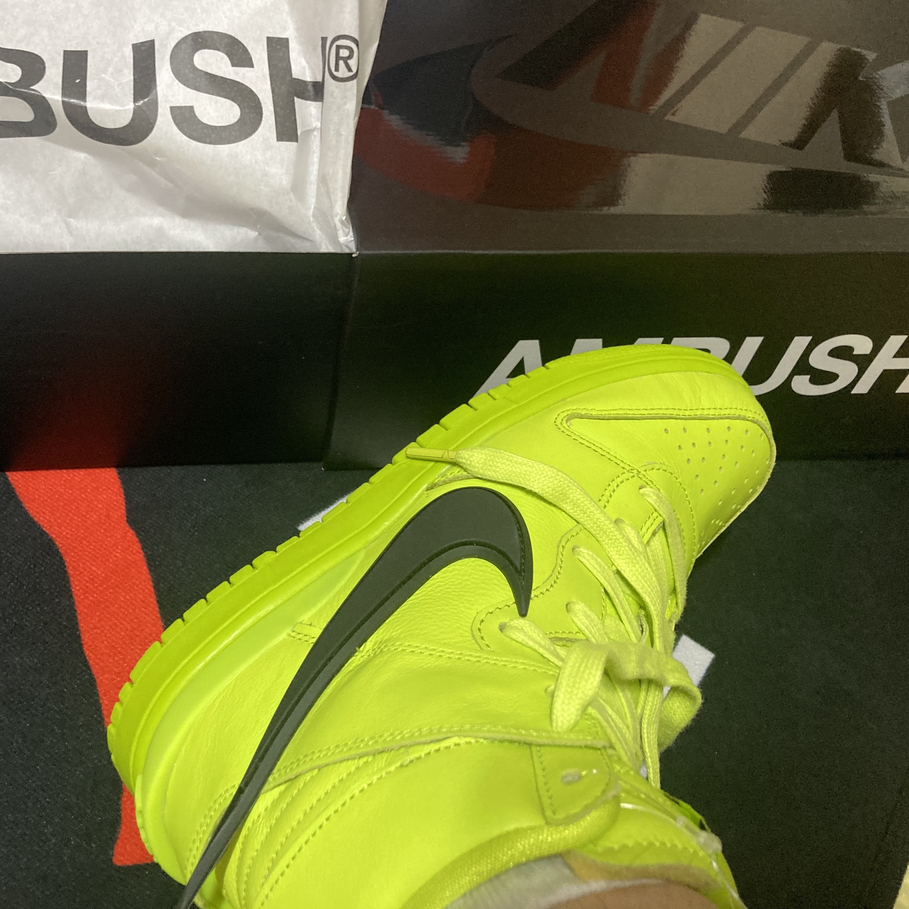 Nike x Ambush Dunk High Flash Lime 착용 스타일 - 2