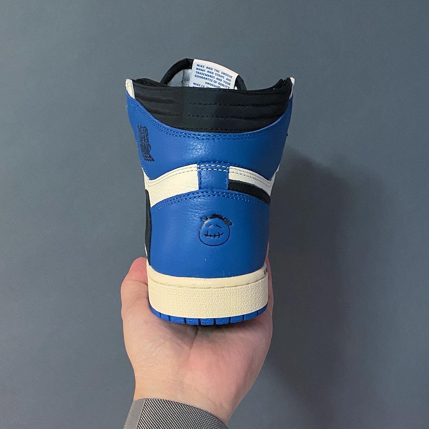 Jordan 1 x Travis Scott x Fragment Retro High OG SP Military Blue 착용 스타일 - 4
