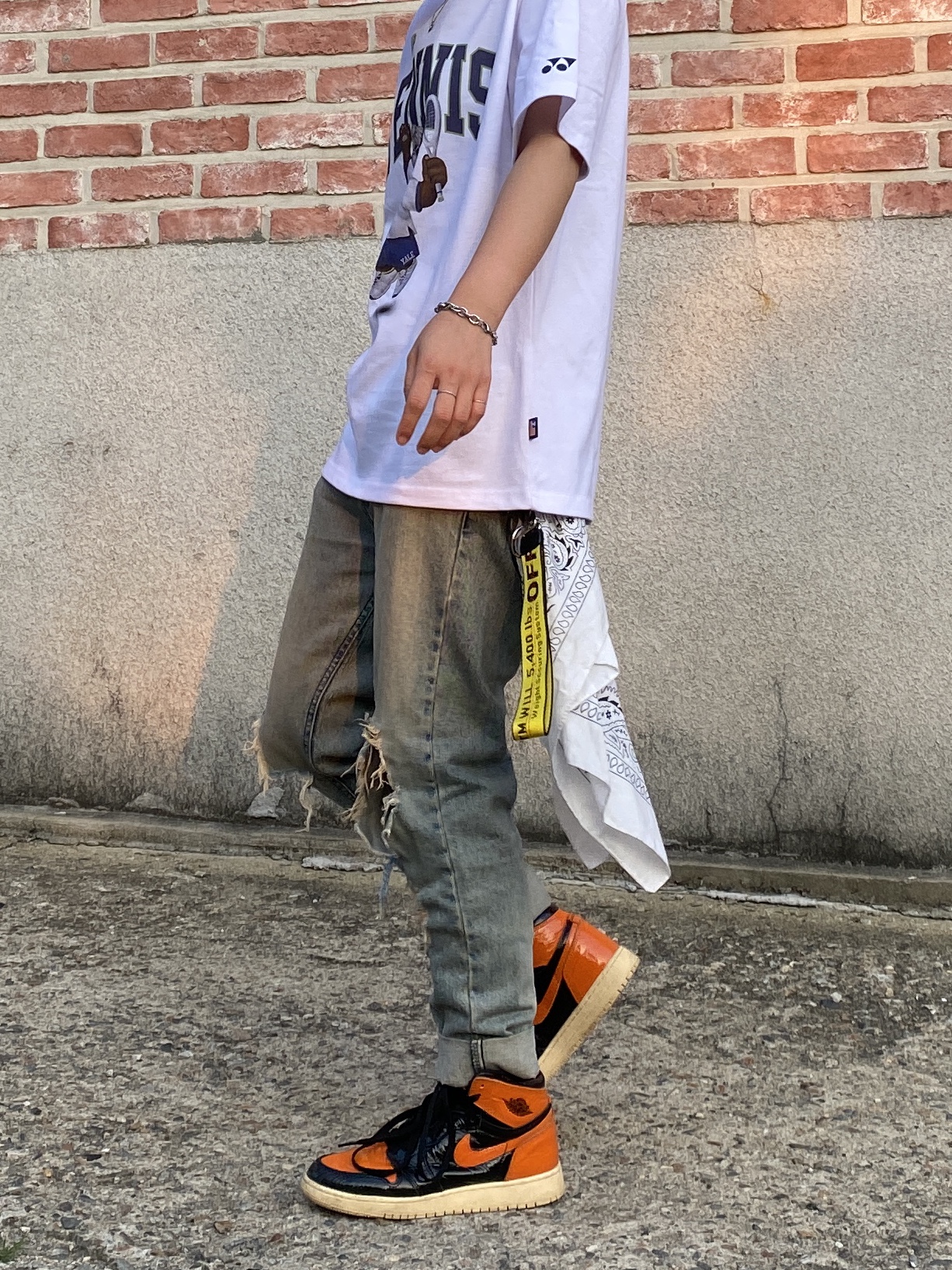 Jordan 1 Retro High Shattered Backboard 3.0, (GS) Jordan 1 Retro High OG Shattered Backboard 3.0 착용 스타일 - 2