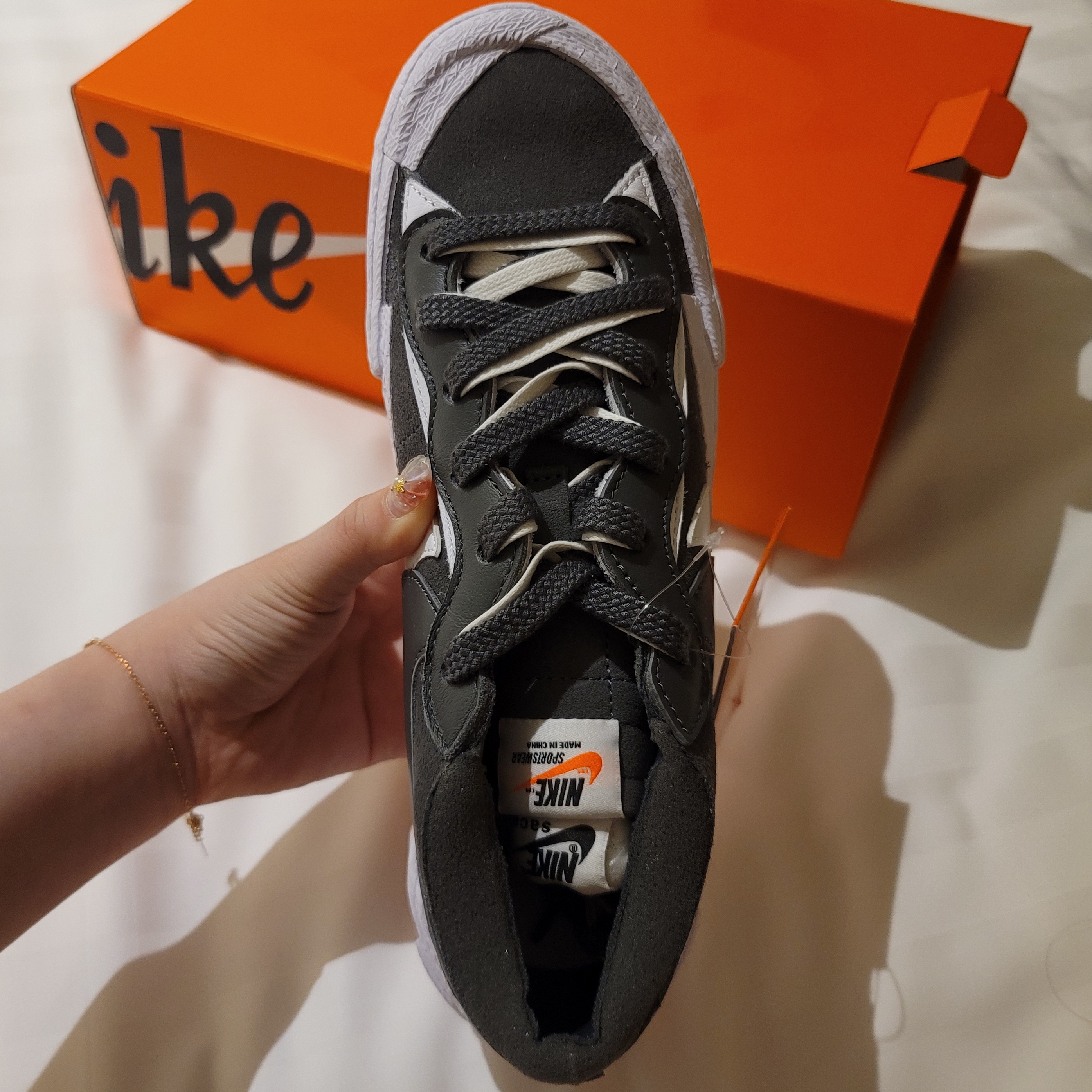 Nike x Sacai Blazer Low Iron Grey 착용 스타일 - 2