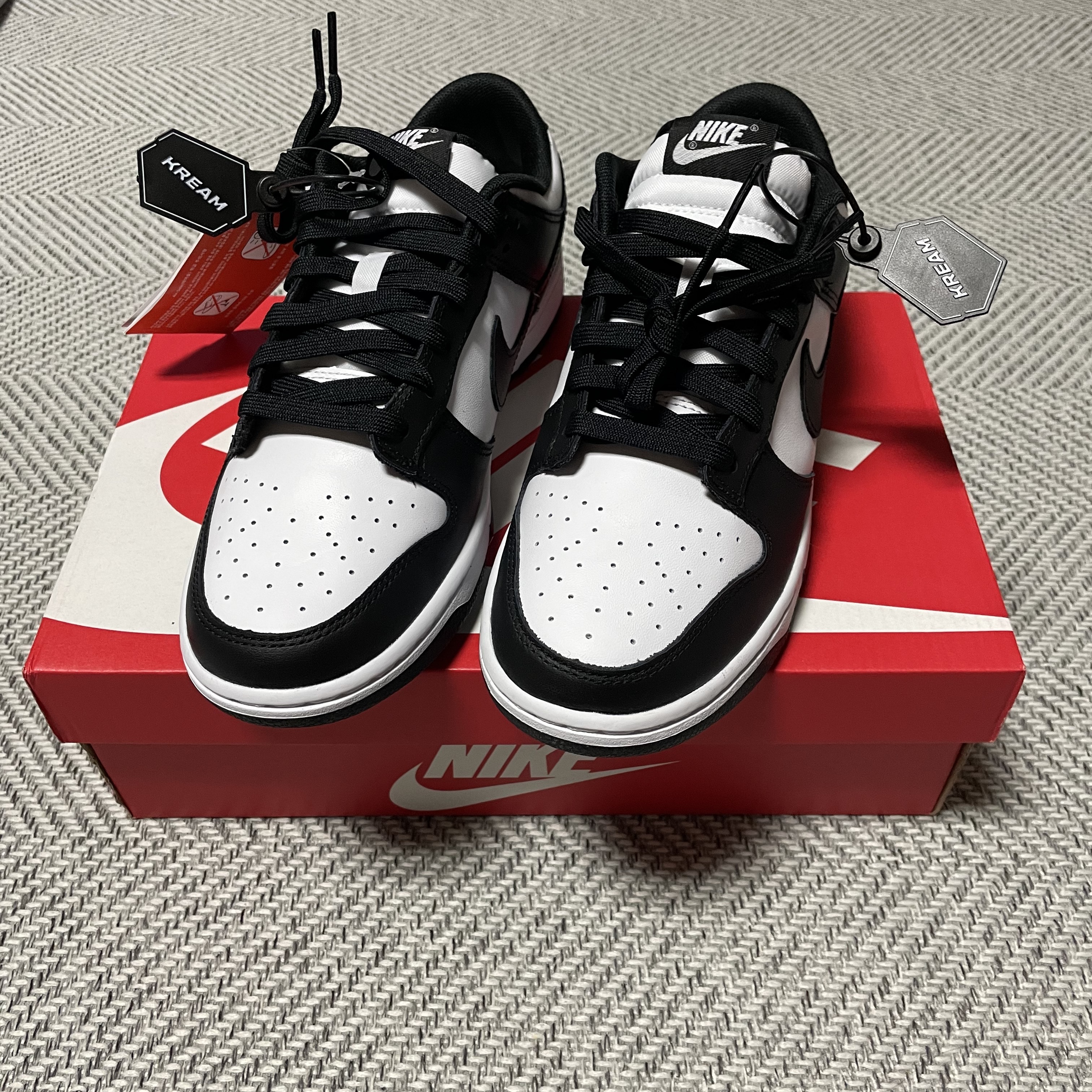 Nike Dunk Low Retro Black 착용 스타일 - 1