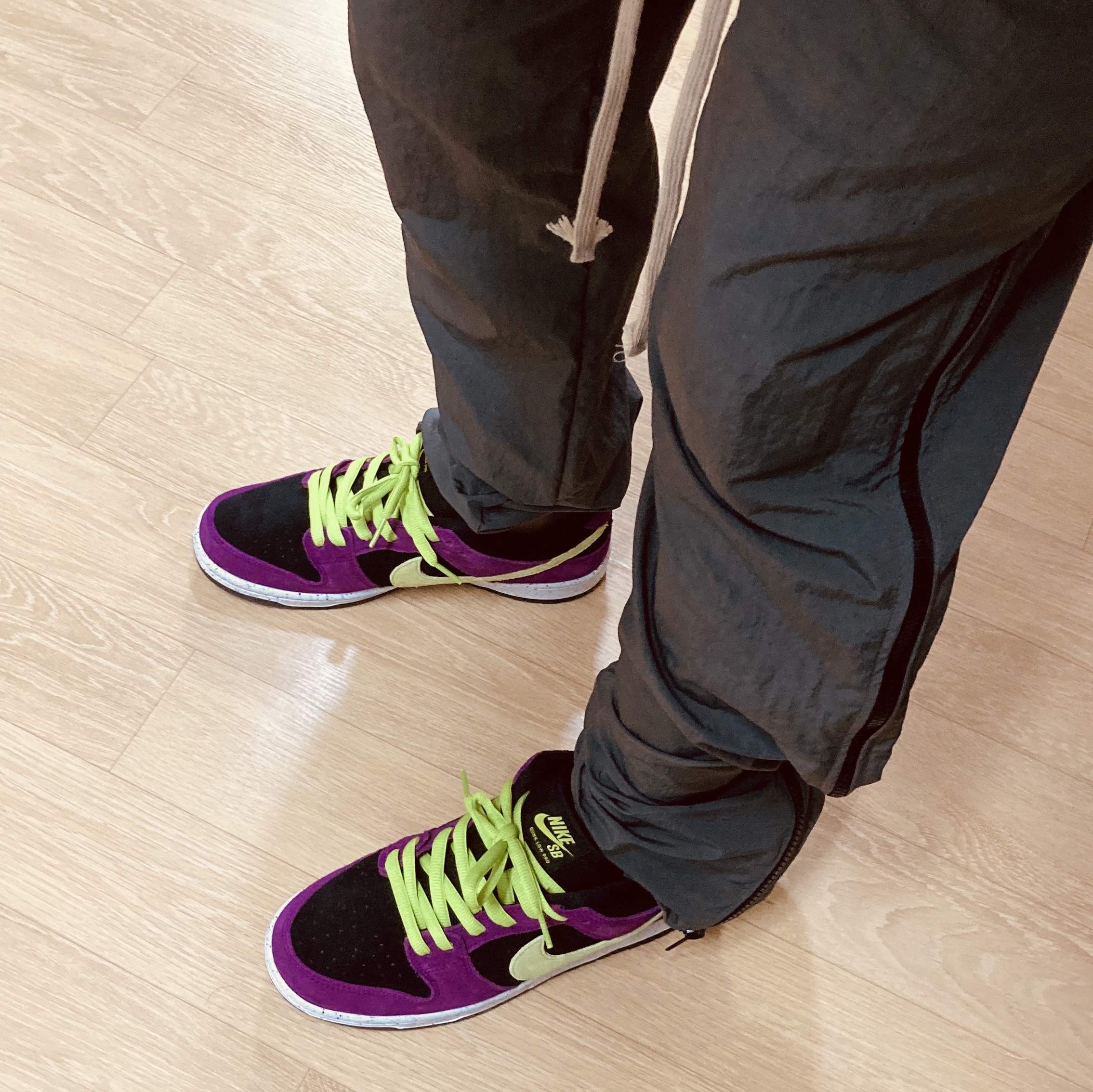 Nike SB Dunk Low Pro Red Plum 착용 스타일 - 4