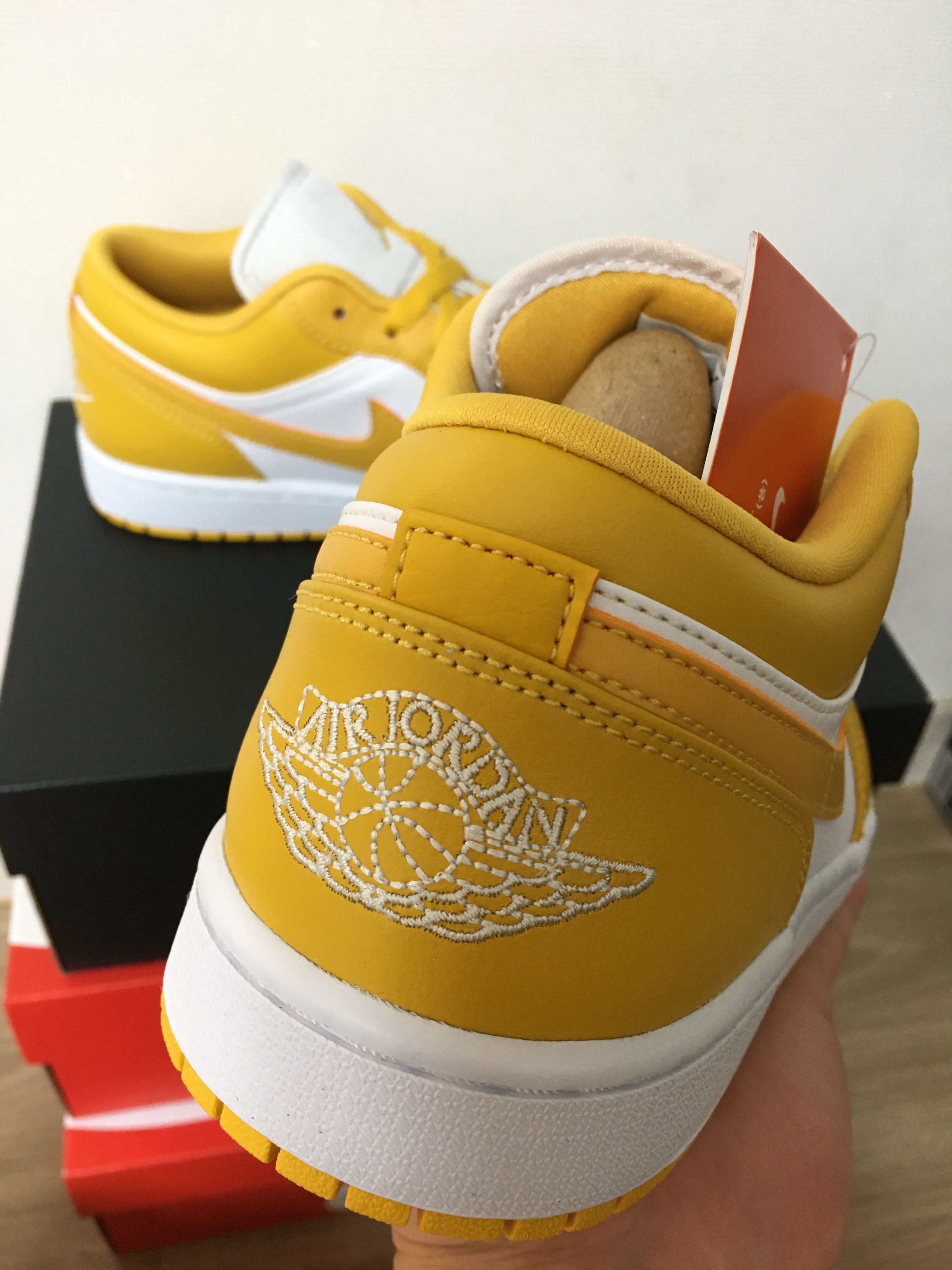 Jordan 1 Low Pollen, (GS) Jordan 1 Low Pollen 착용 스타일 - 2
