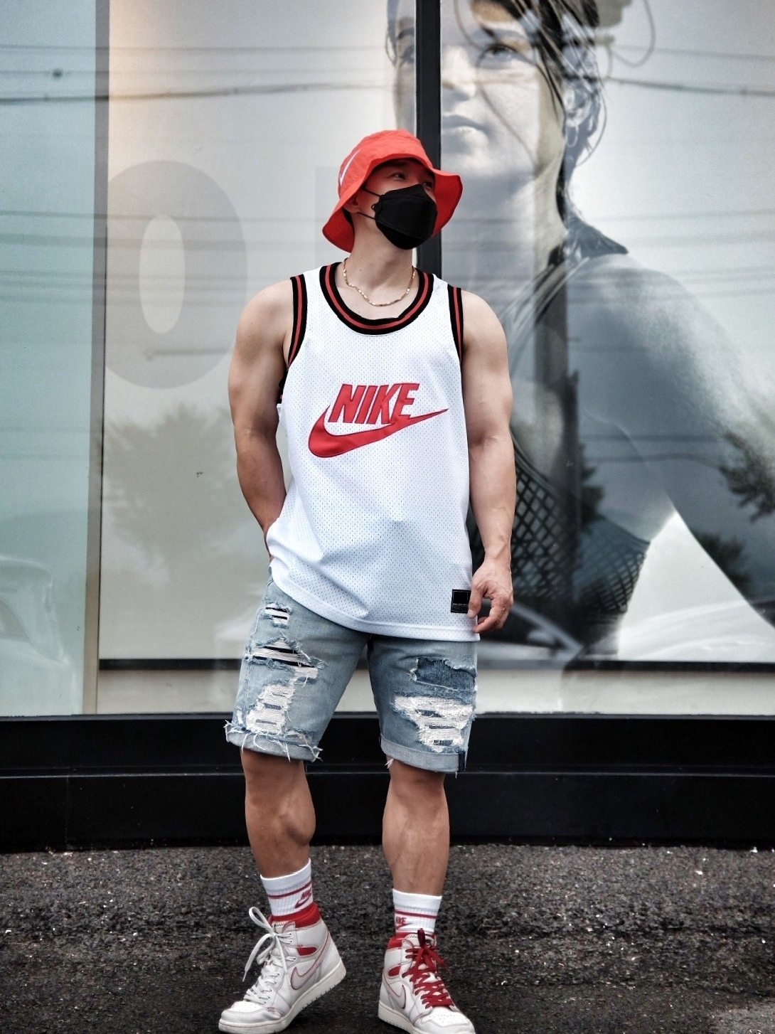 Nike x Stussy Bucket Hat Habanero Red, Jordan 1 Retro High Phantom Gym Red 착용 스타일 - 1